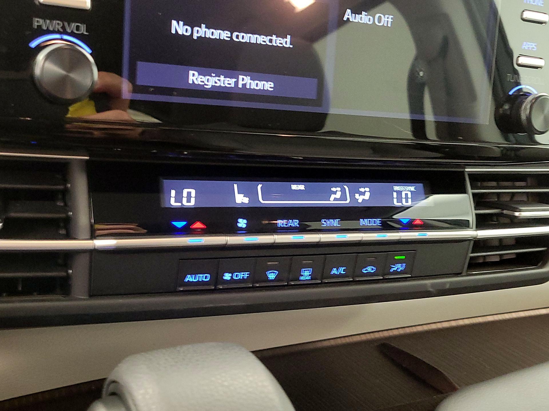 Thumbnail: 2024 Toyota Sienna - 16