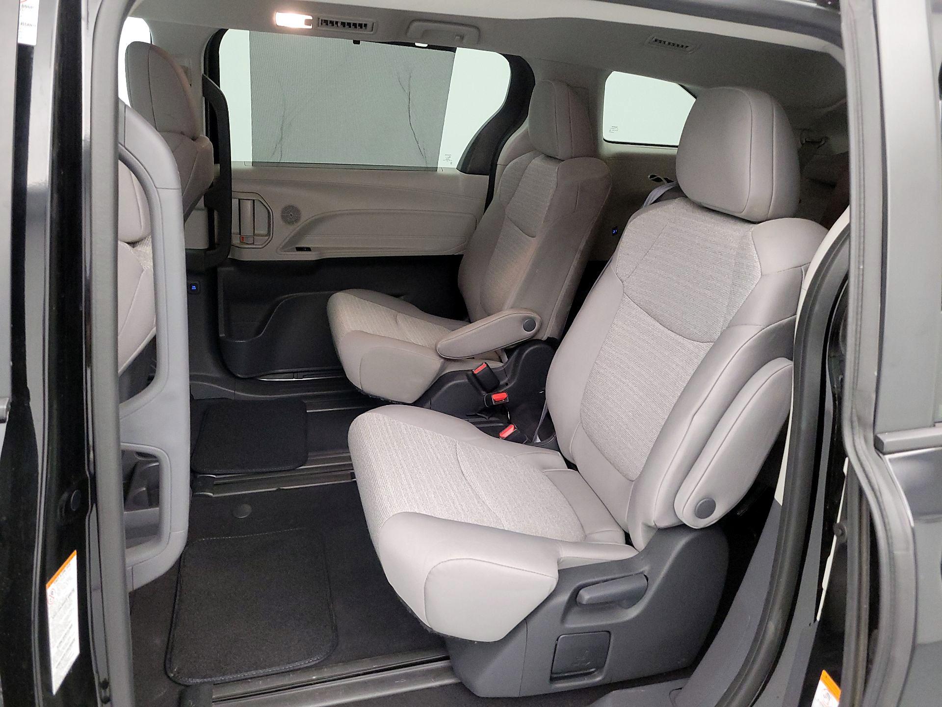 Thumbnail: 2024 Toyota Sienna - 19