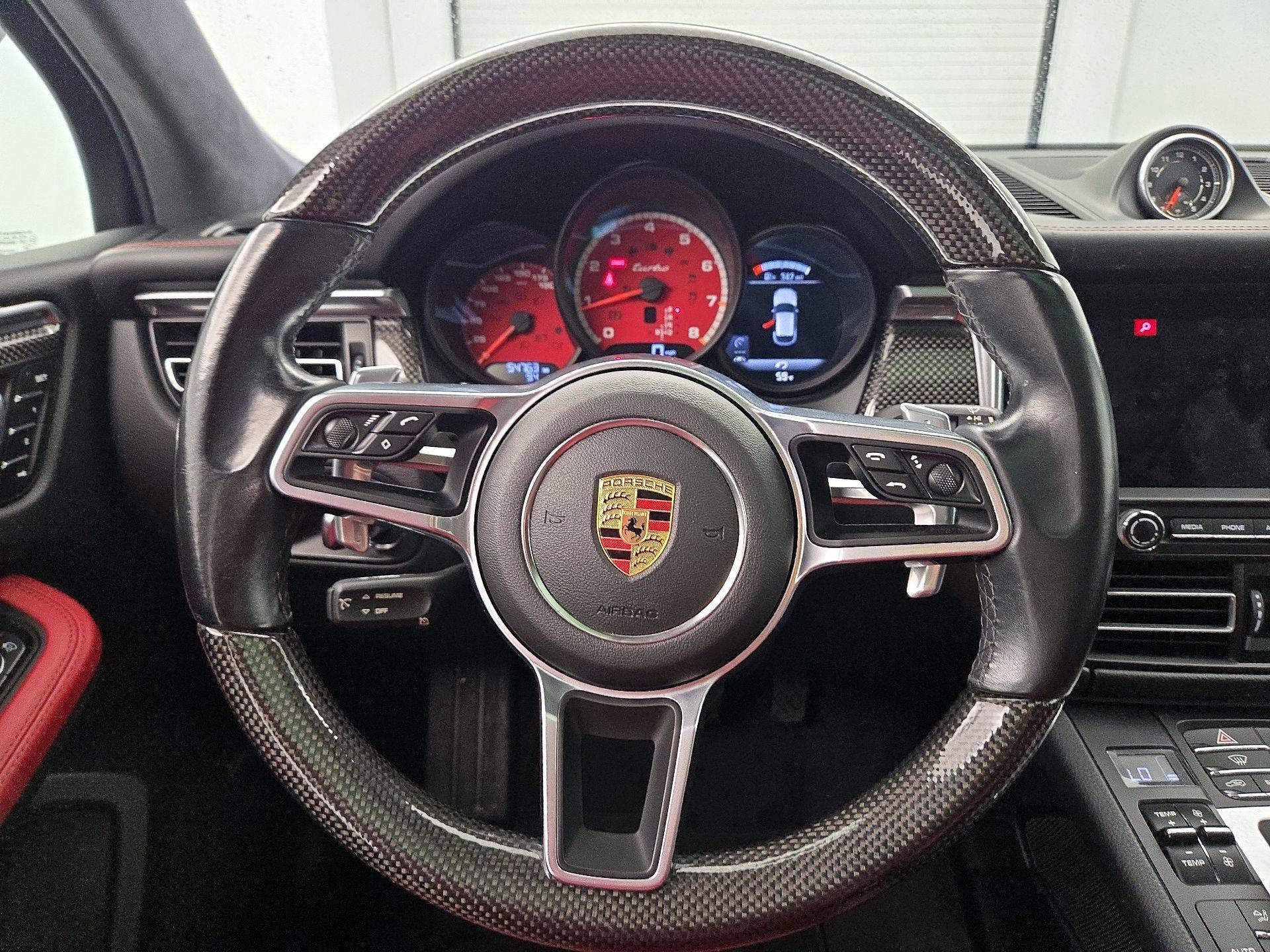 Thumbnail: 2020 Porsche Macan - 10