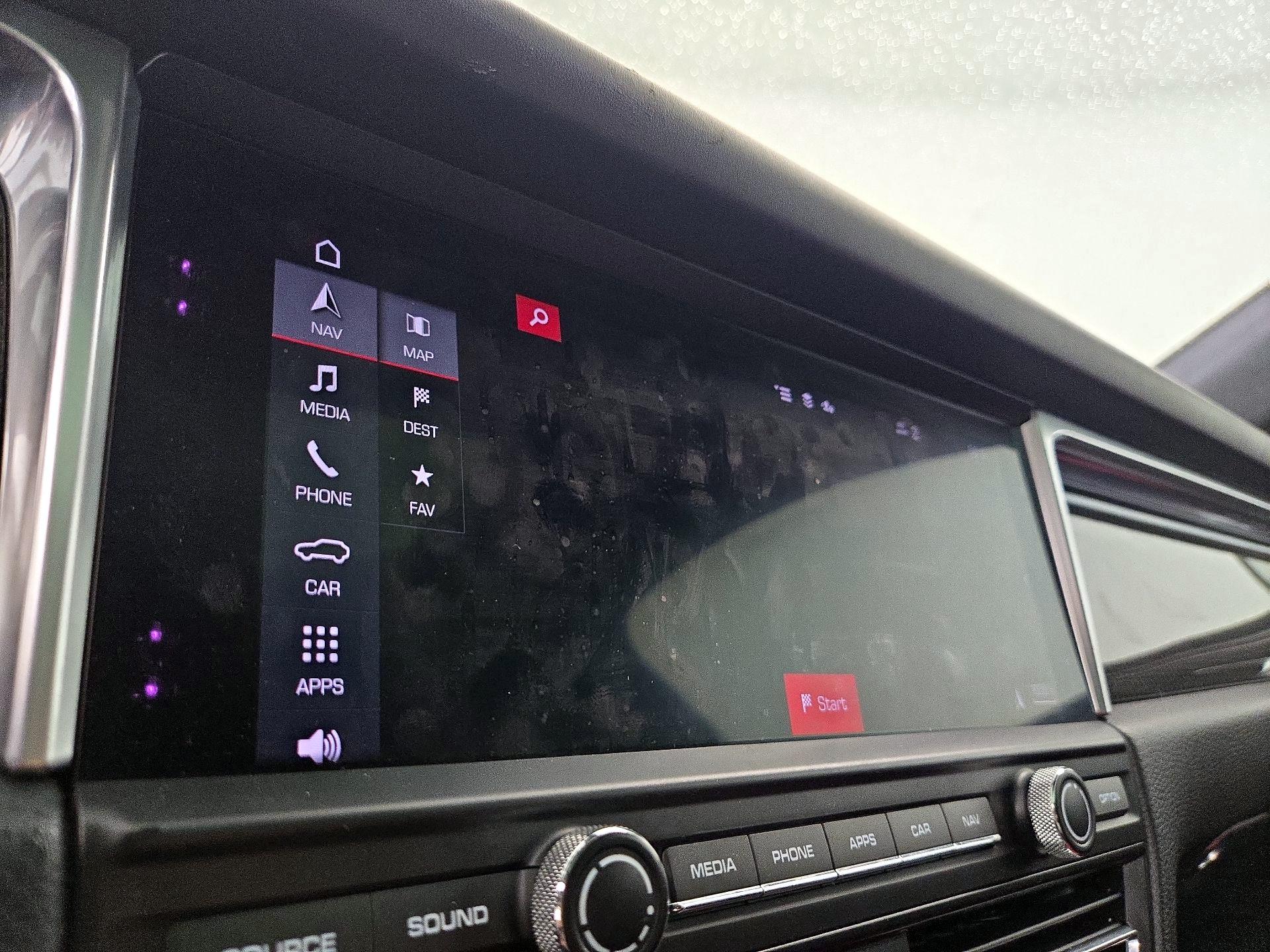 Thumbnail: 2020 Porsche Macan - 14