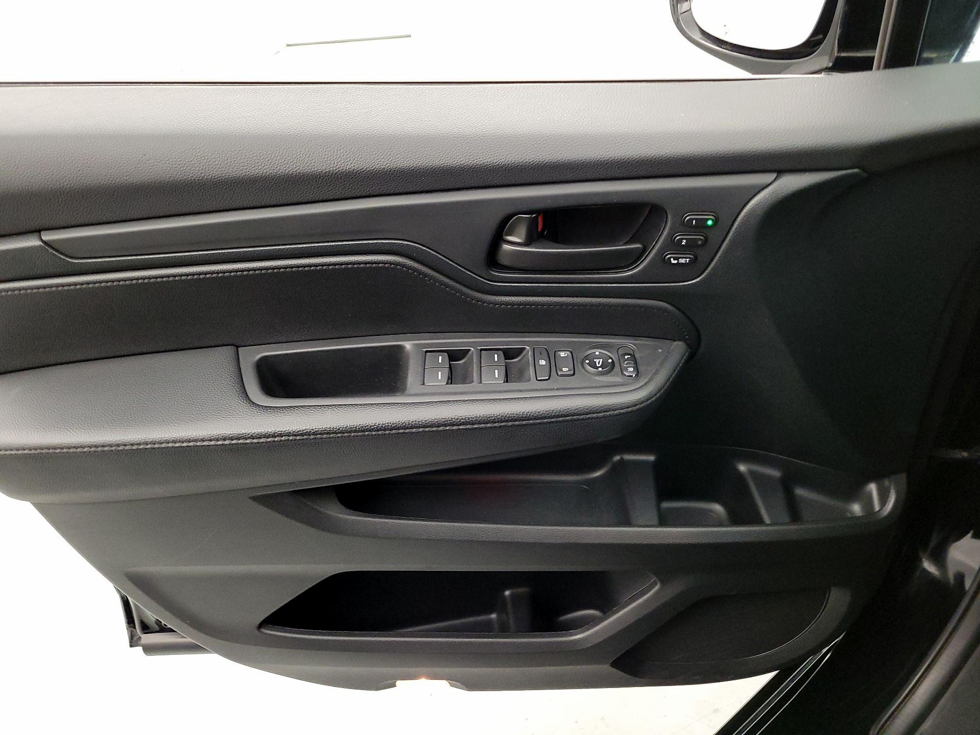 Thumbnail: 2023 Honda Odyssey - 12