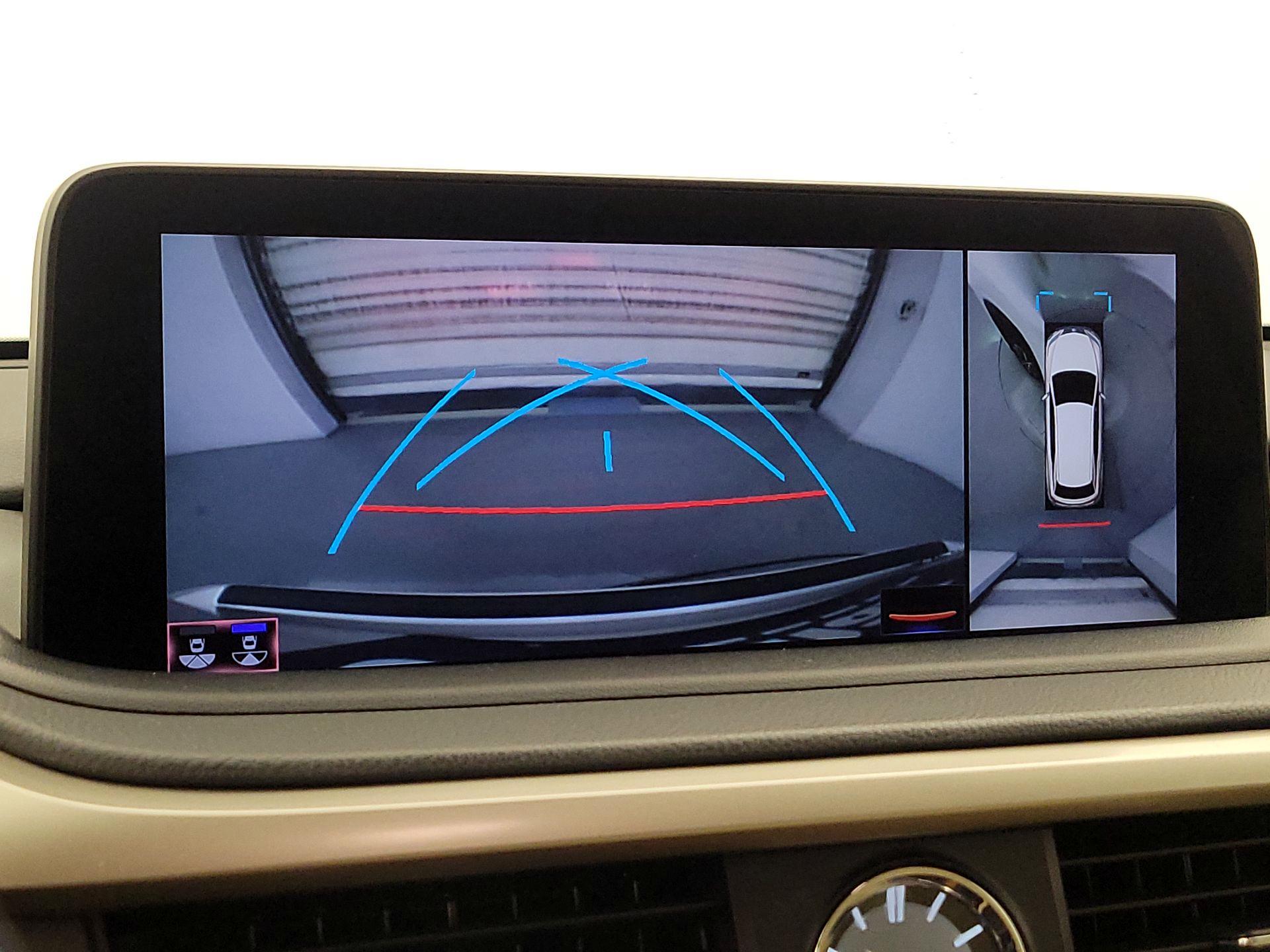 Thumbnail: 2021 Lexus RX - 15