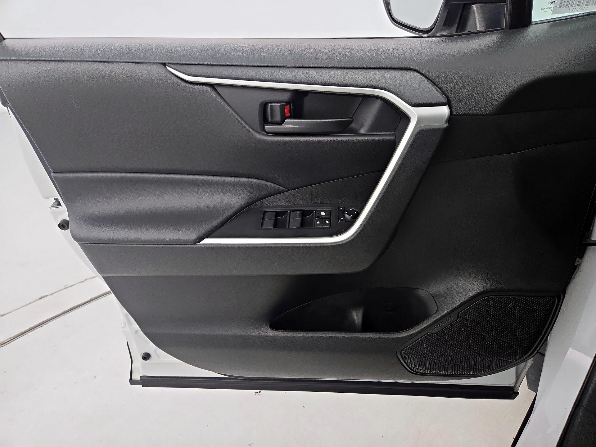 Thumbnail: 2024 Toyota RAV4 - 12