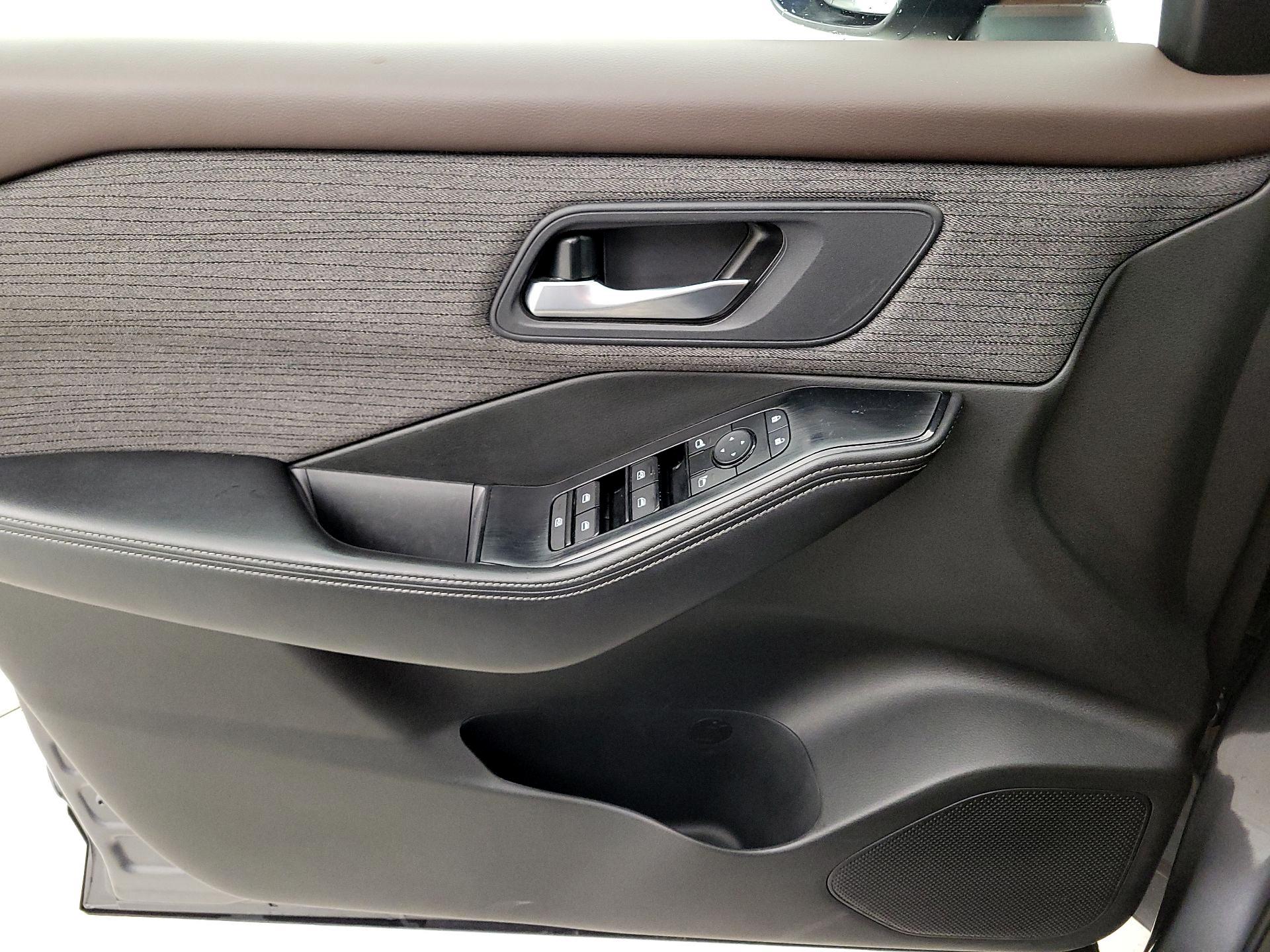 Thumbnail: 2023 Nissan Rogue - 12