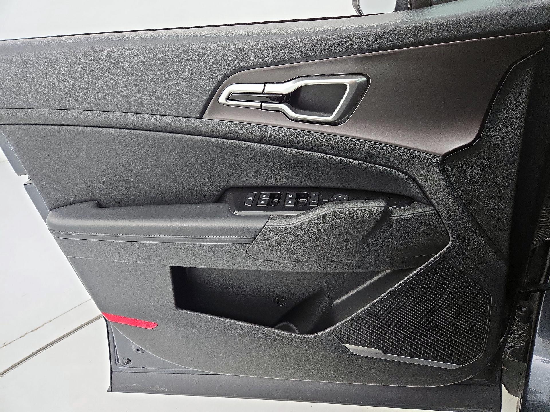 Thumbnail: 2023 Kia Sportage - 12