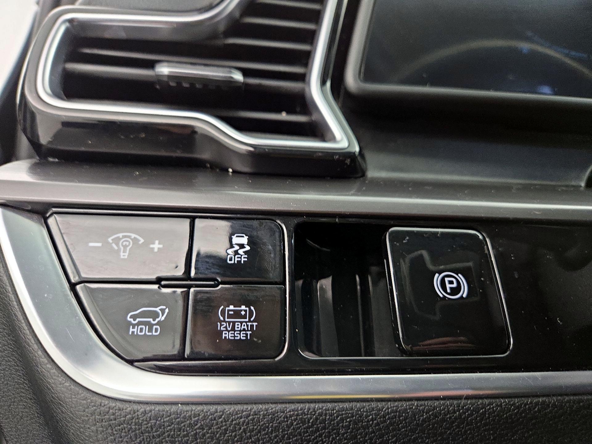 Thumbnail: 2023 Kia Sportage - 13