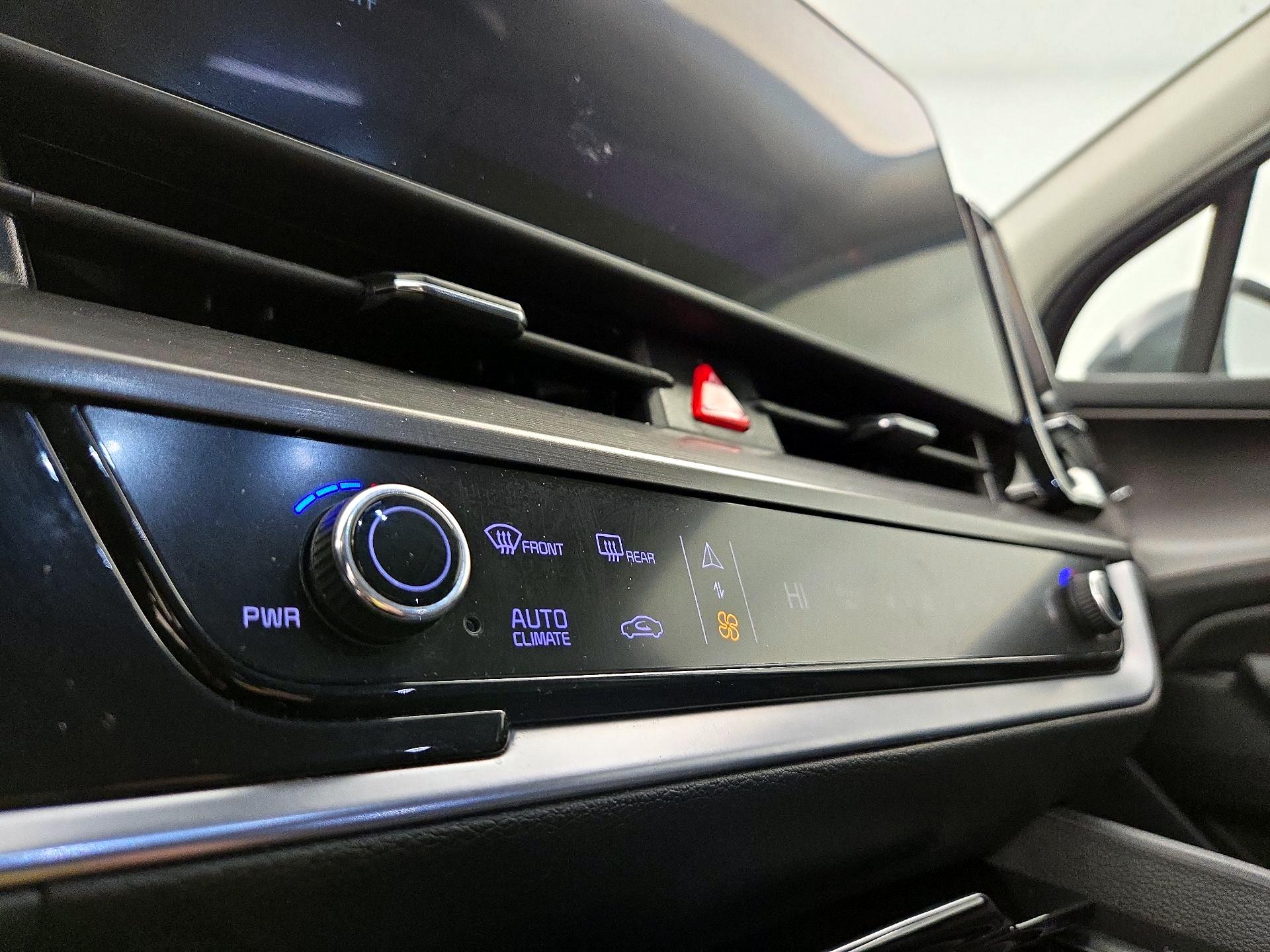 Thumbnail: 2023 Kia Sportage - 17