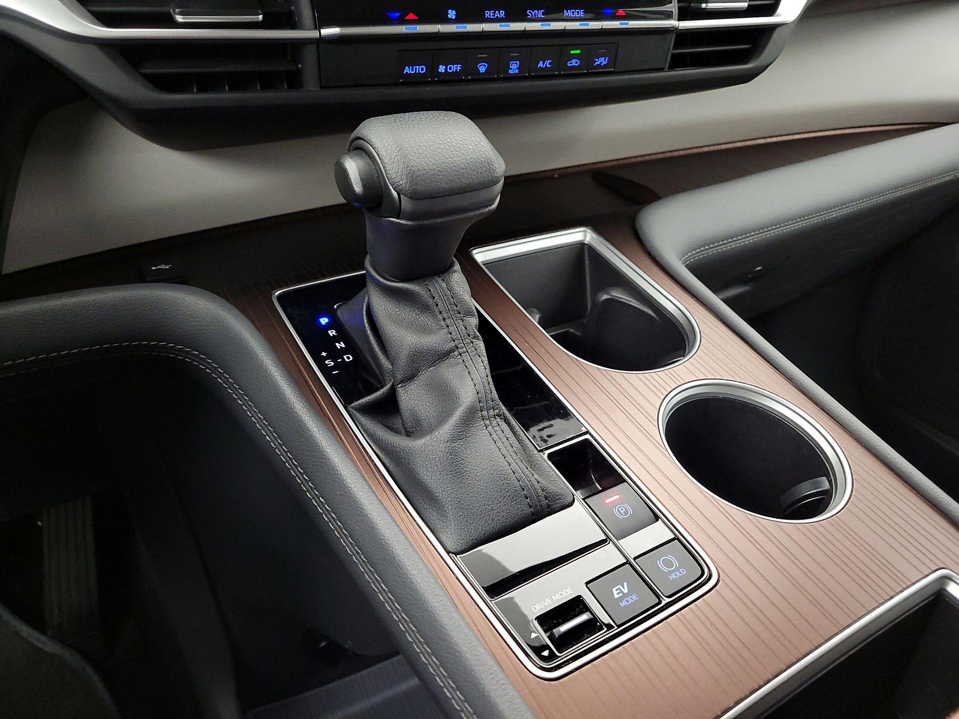 Thumbnail: 2024 Toyota Sienna - 17