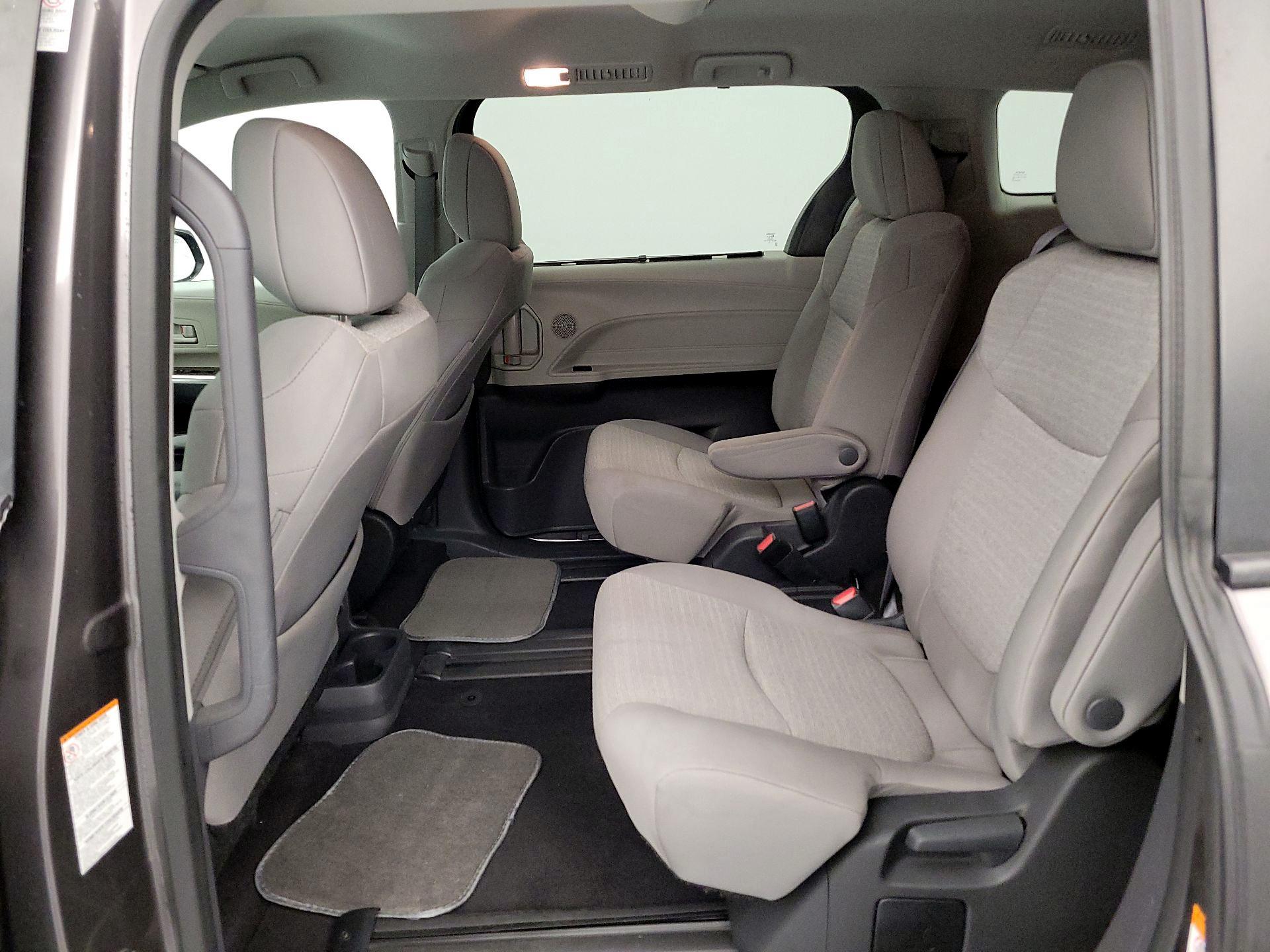 Thumbnail: 2024 Toyota Sienna - 18