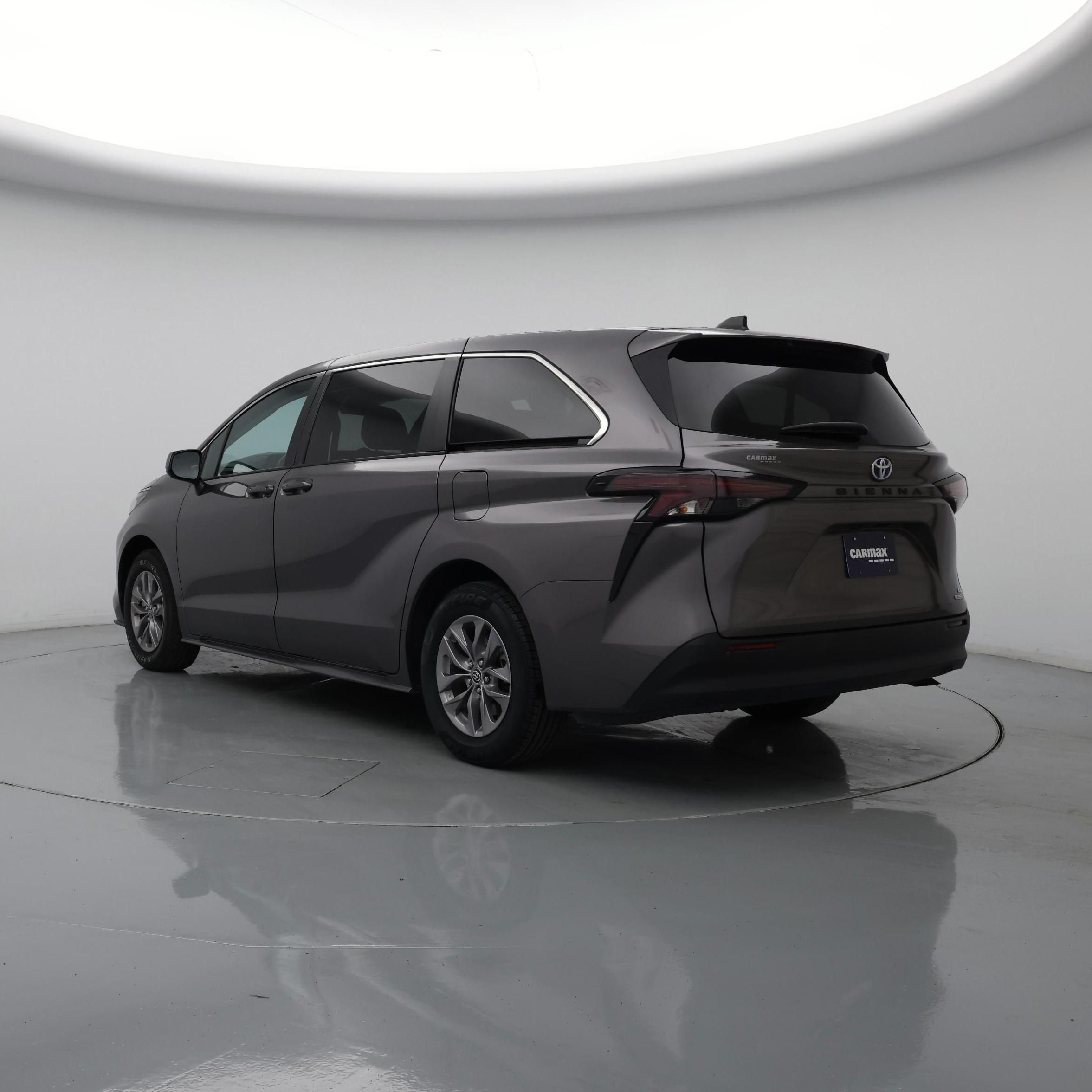 Thumbnail: 2024 Toyota Sienna - 2