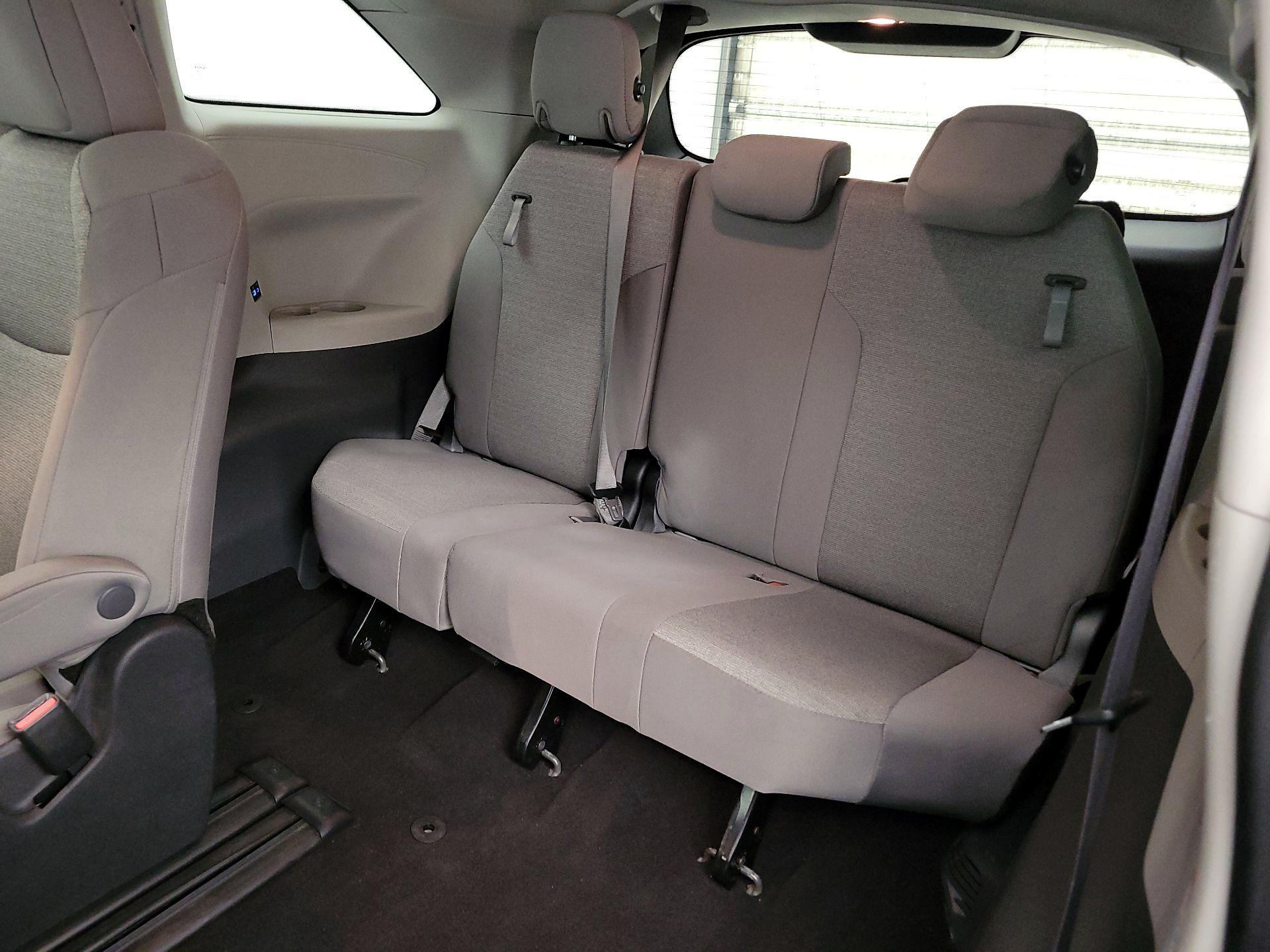 Thumbnail: 2024 Toyota Sienna - 19