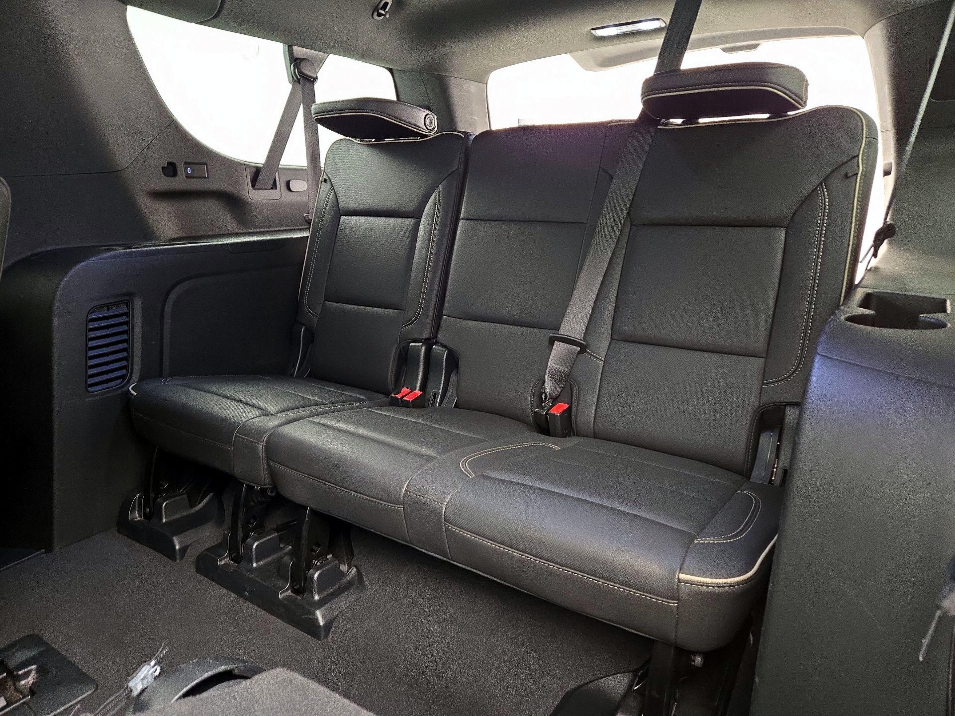 Thumbnail: 2023 Chevrolet Suburban - 20