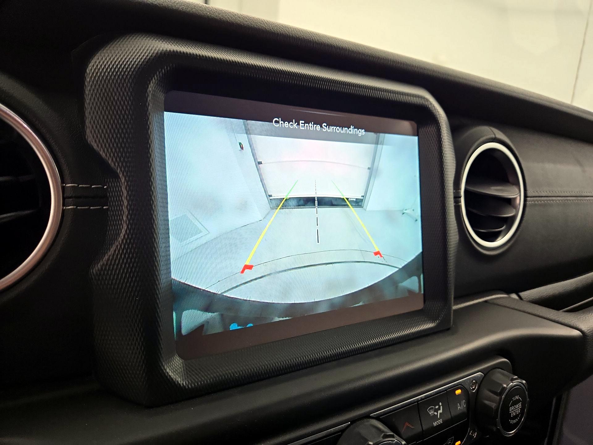 Thumbnail: 2022 Jeep Wrangler - 15