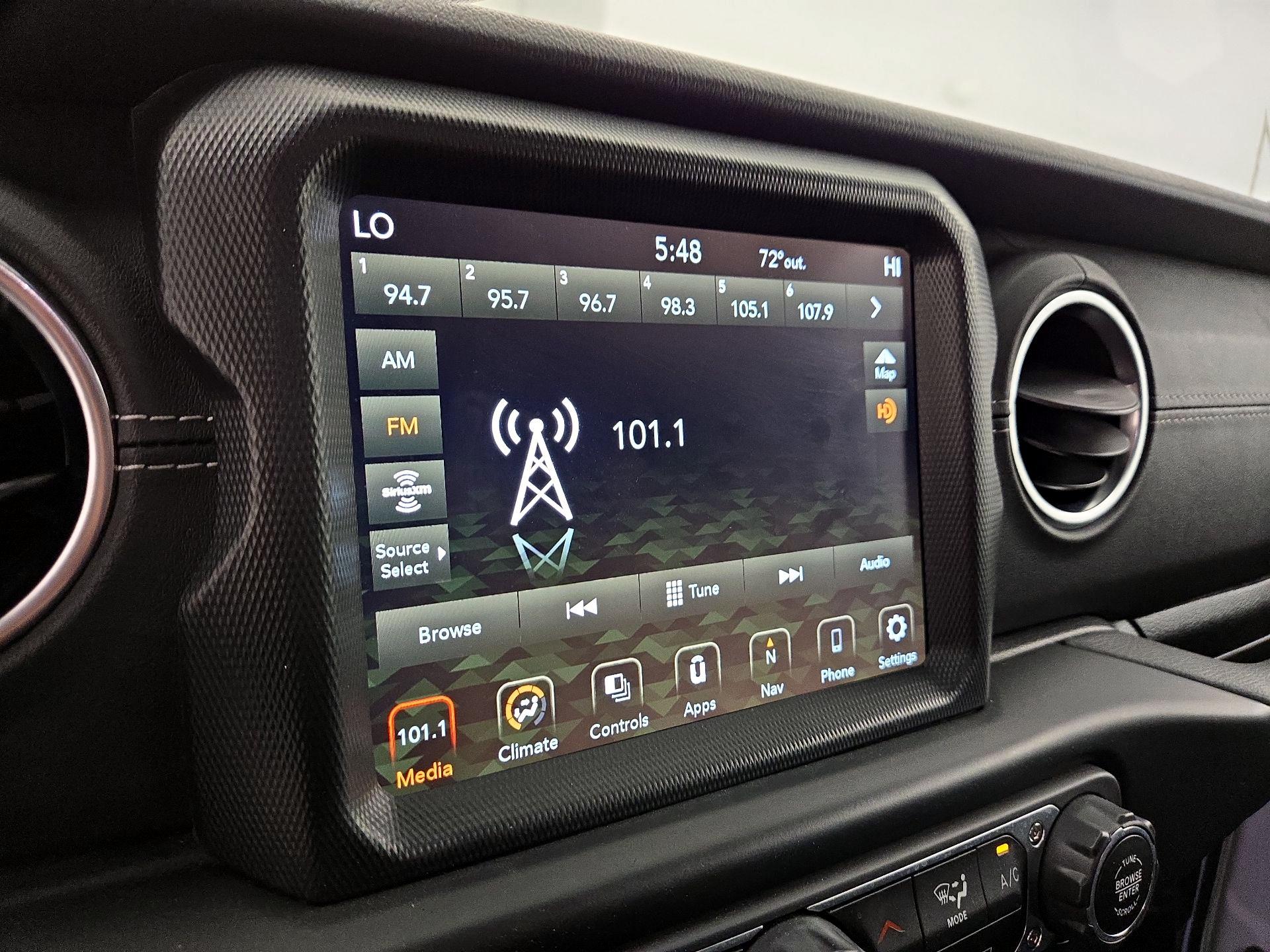 Thumbnail: 2022 Jeep Wrangler - 16