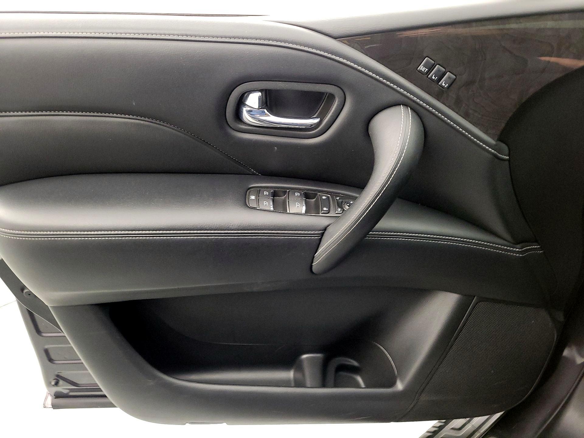 Thumbnail: 2023 INFINITI QX80 - 12