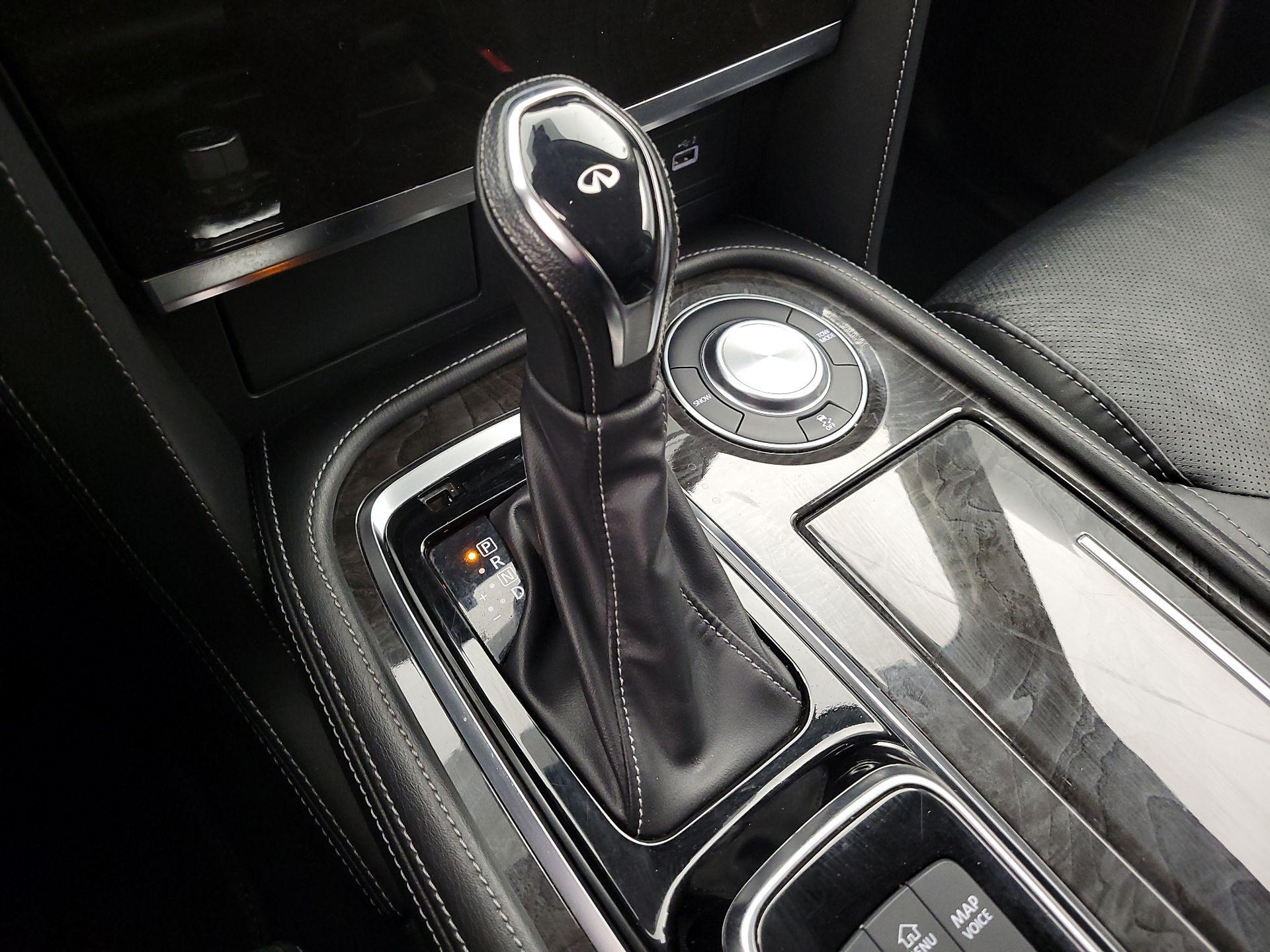 Thumbnail: 2023 INFINITI QX80 - 18