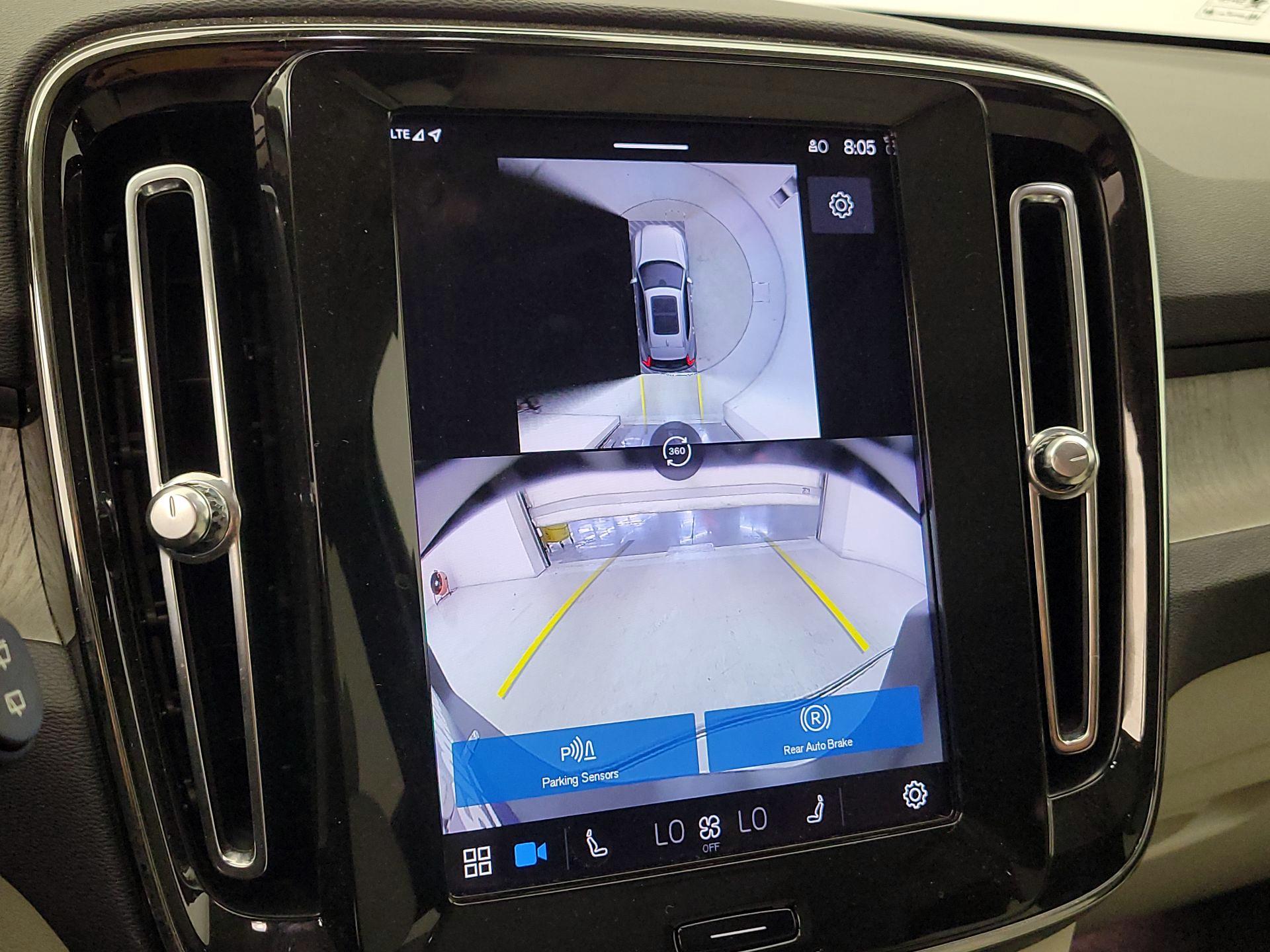 Thumbnail: 2024 Volvo XC40 - 13