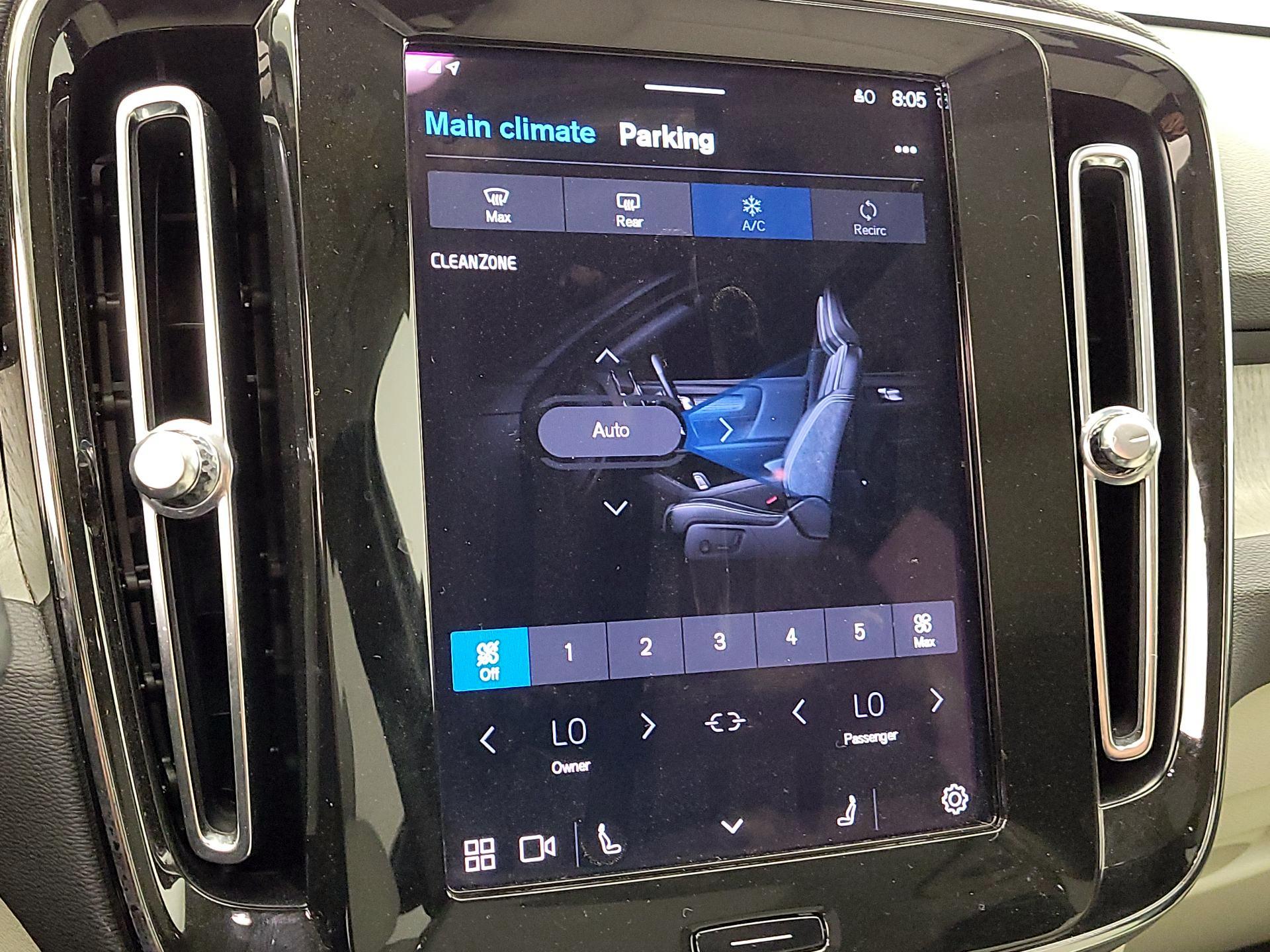 Thumbnail: 2024 Volvo XC40 - 15