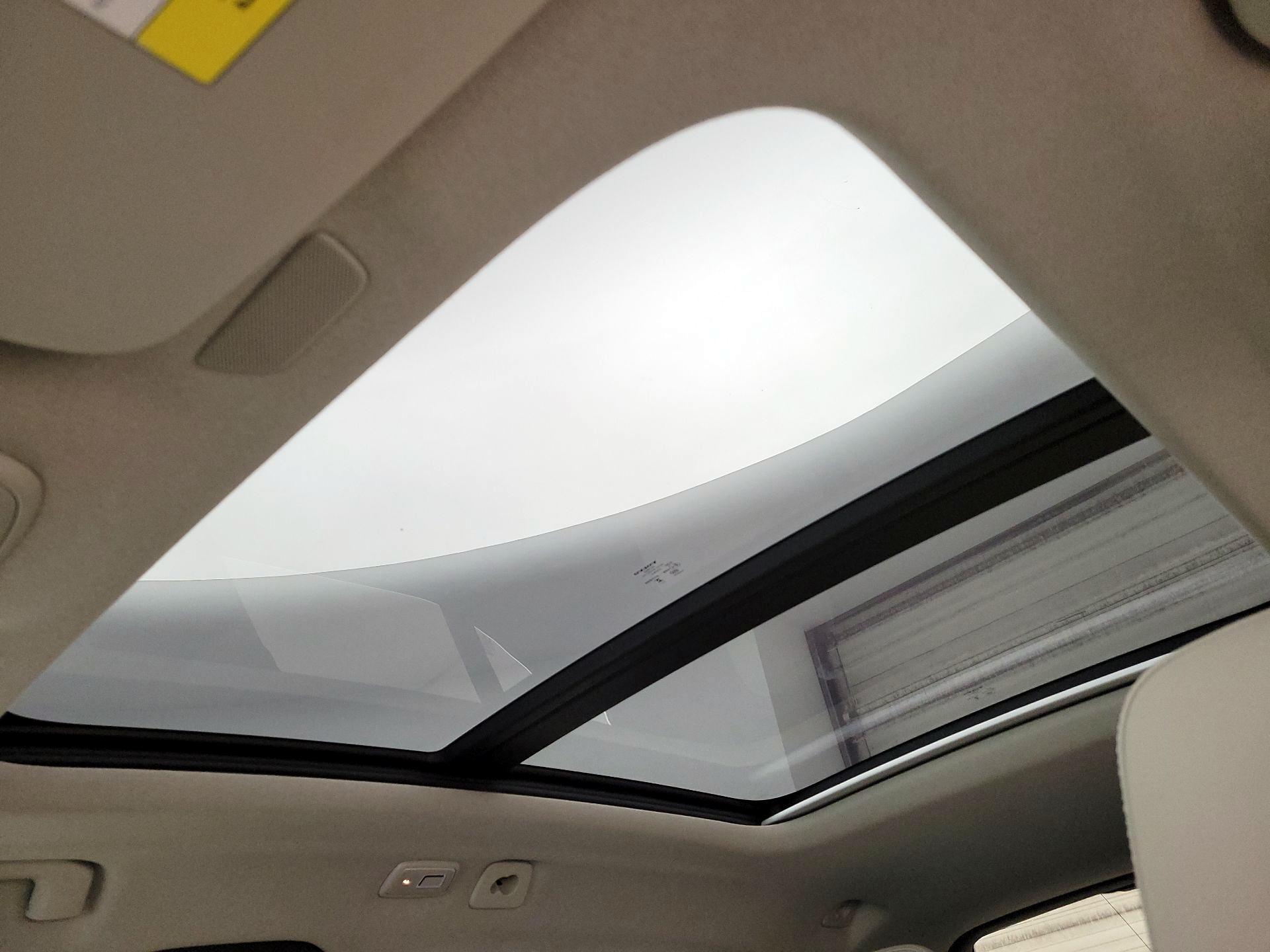 Thumbnail: 2024 Volvo XC40 - 18