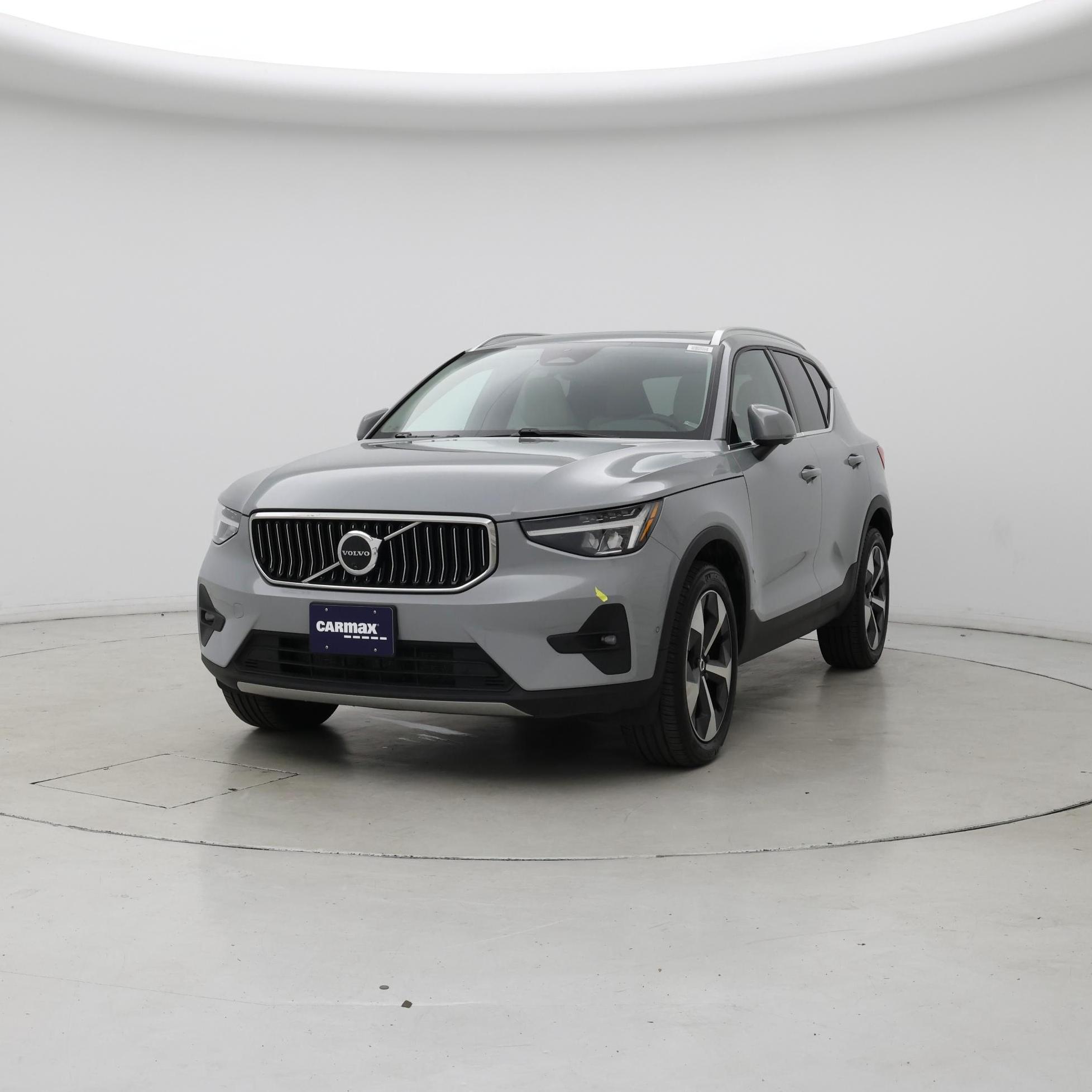 Thumbnail: 2024 Volvo XC40 - 4