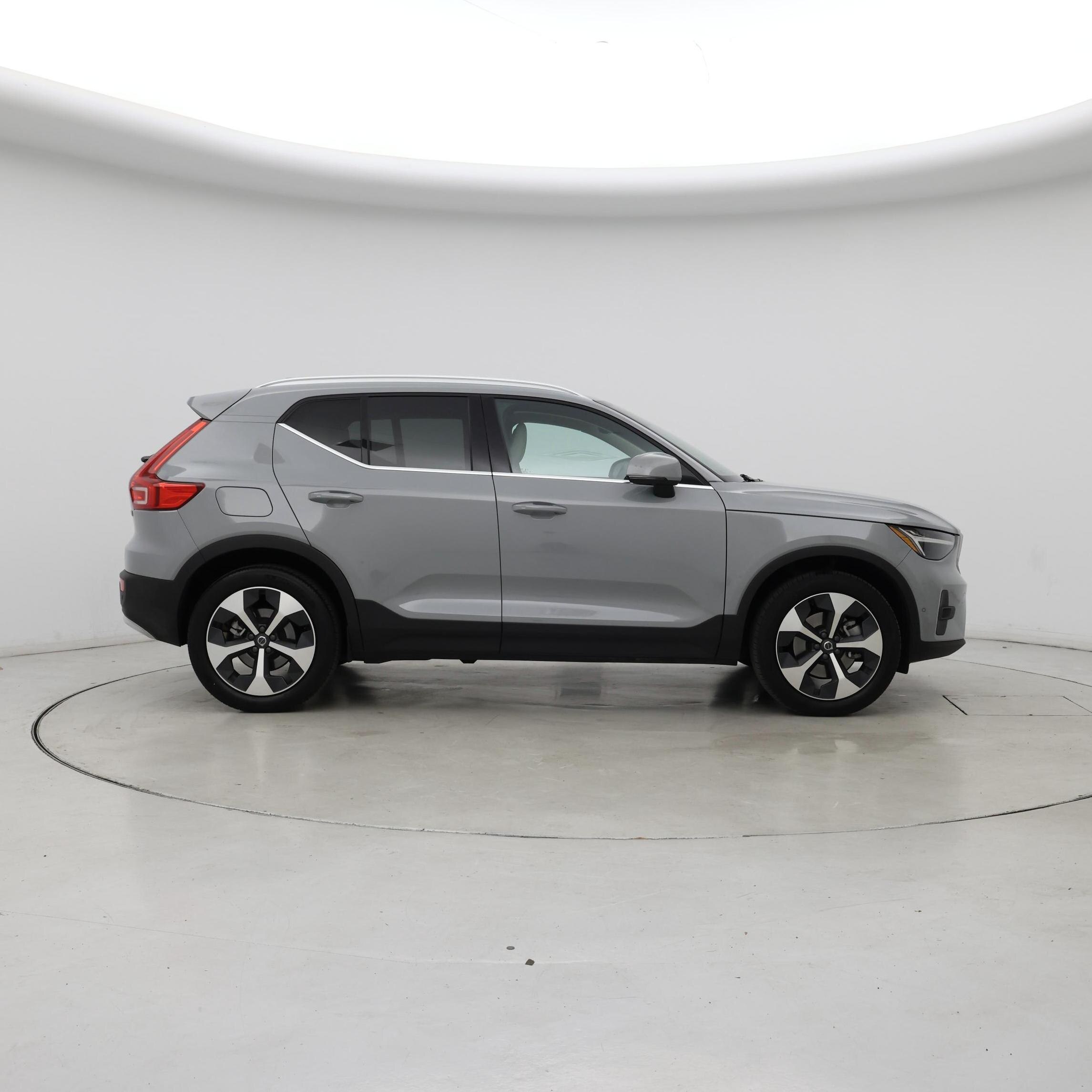 Thumbnail: 2024 Volvo XC40 - 7