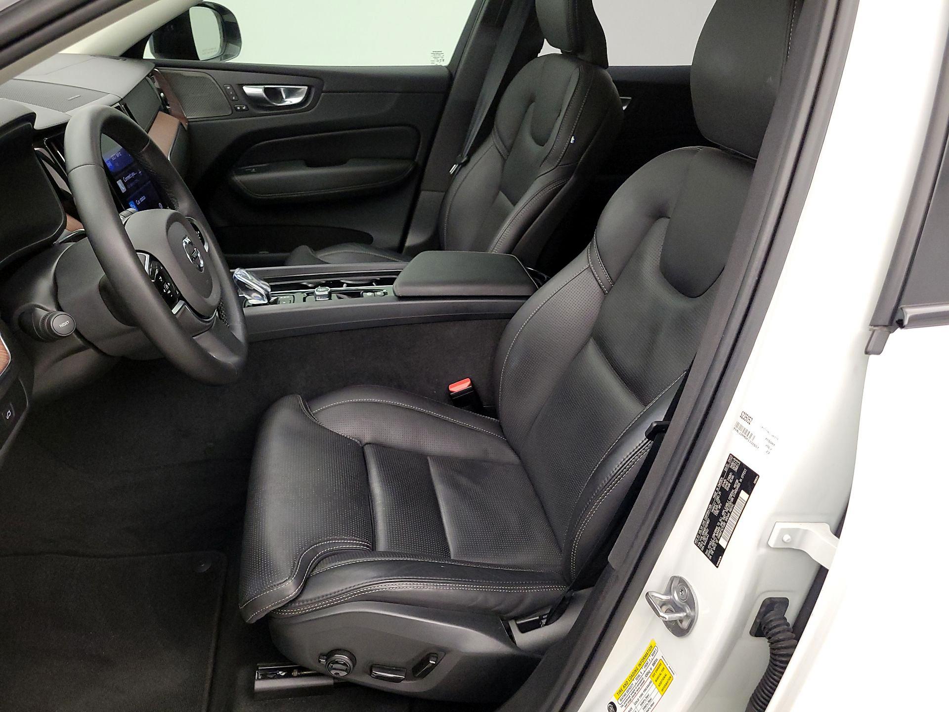 Thumbnail: 2023 Volvo XC60 - 11