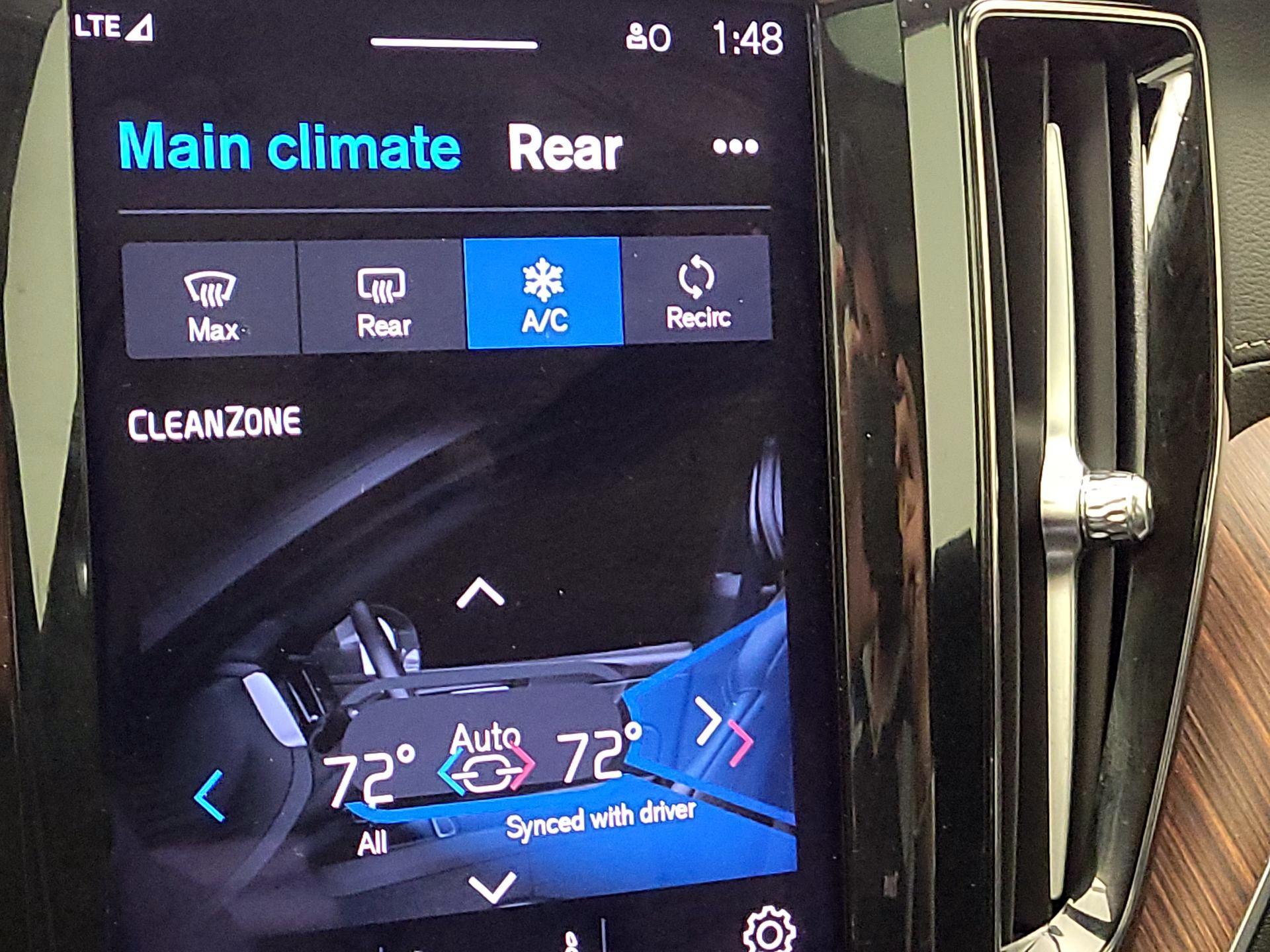 Thumbnail: 2023 Volvo XC60 - 16