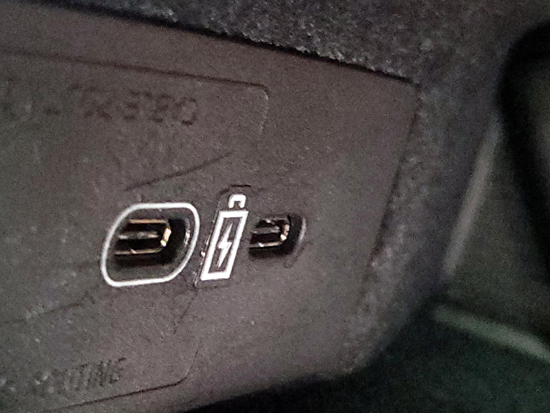 Thumbnail: 2023 Volvo XC60 - 18