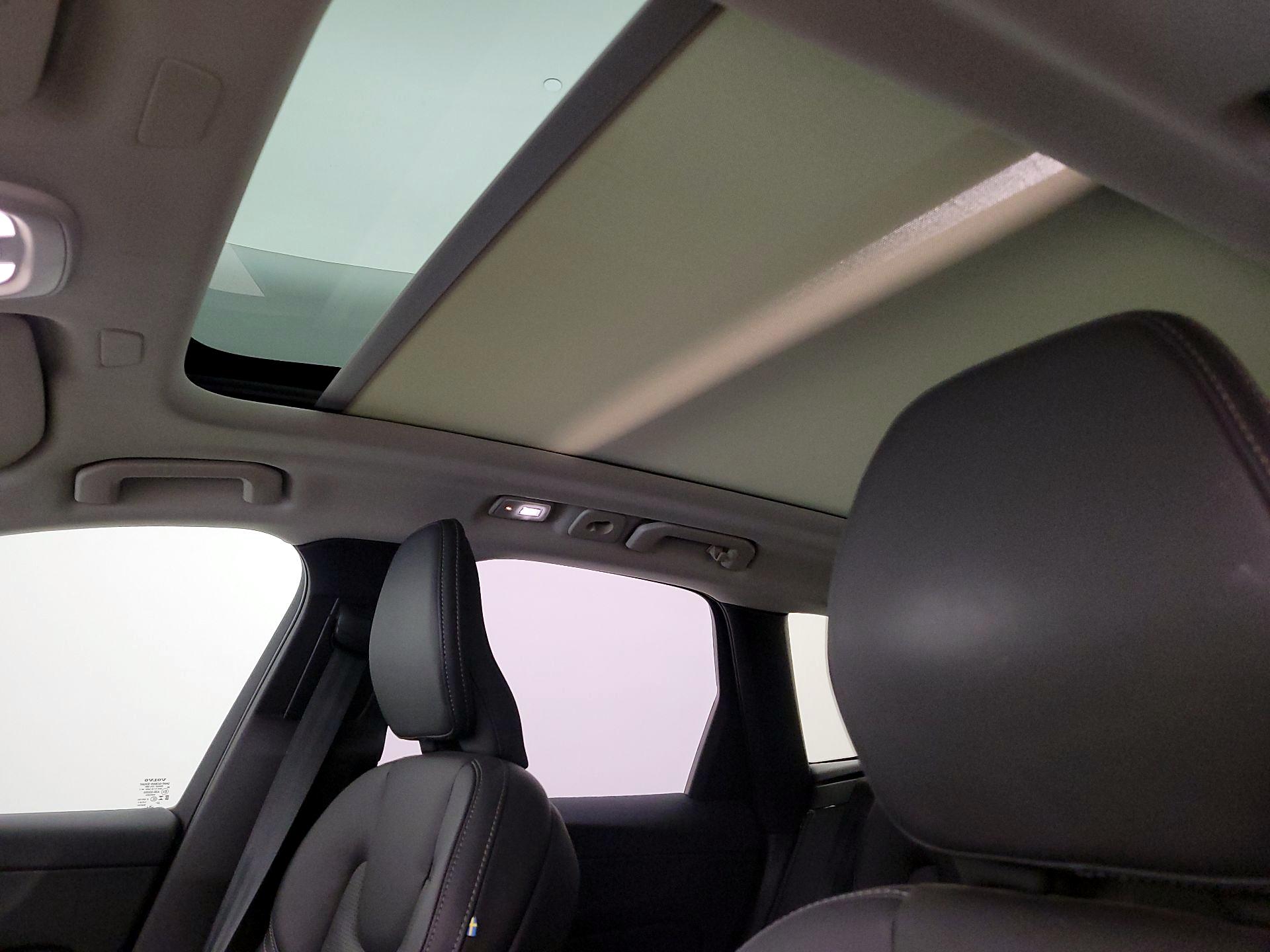 Thumbnail: 2023 Volvo XC60 - 19