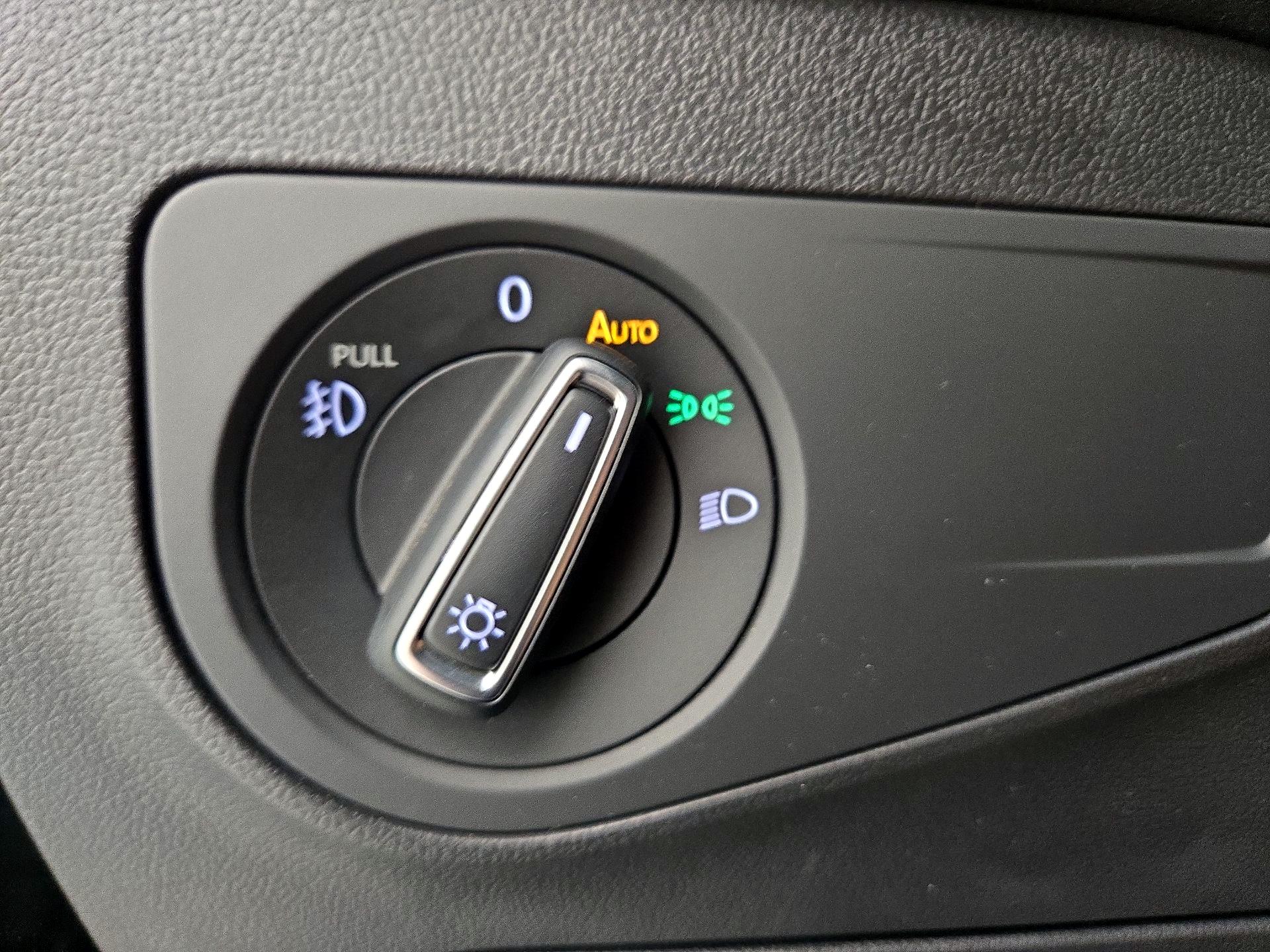 Thumbnail: 2021 Volkswagen Tiguan - 13