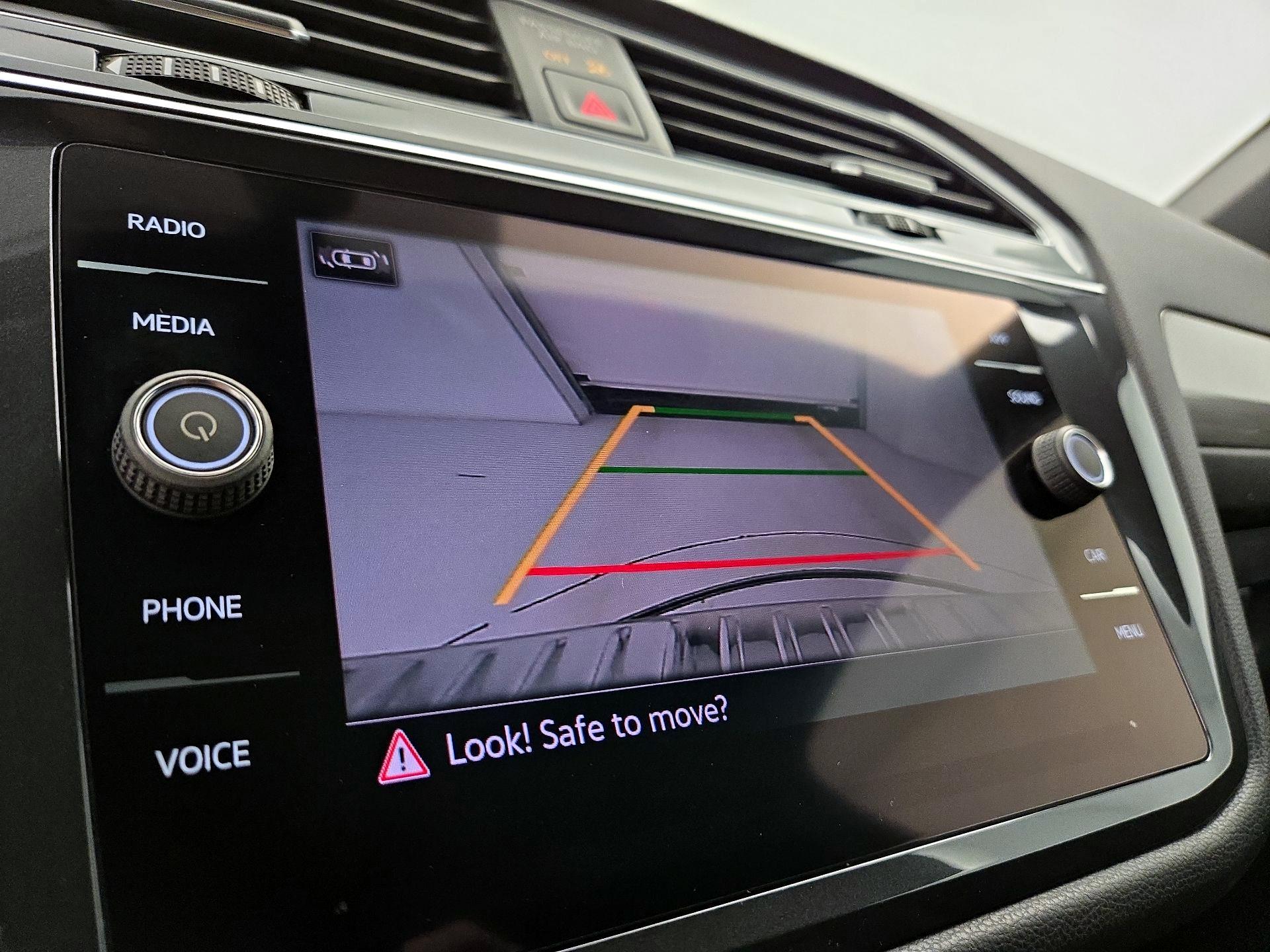 Thumbnail: 2021 Volkswagen Tiguan - 14