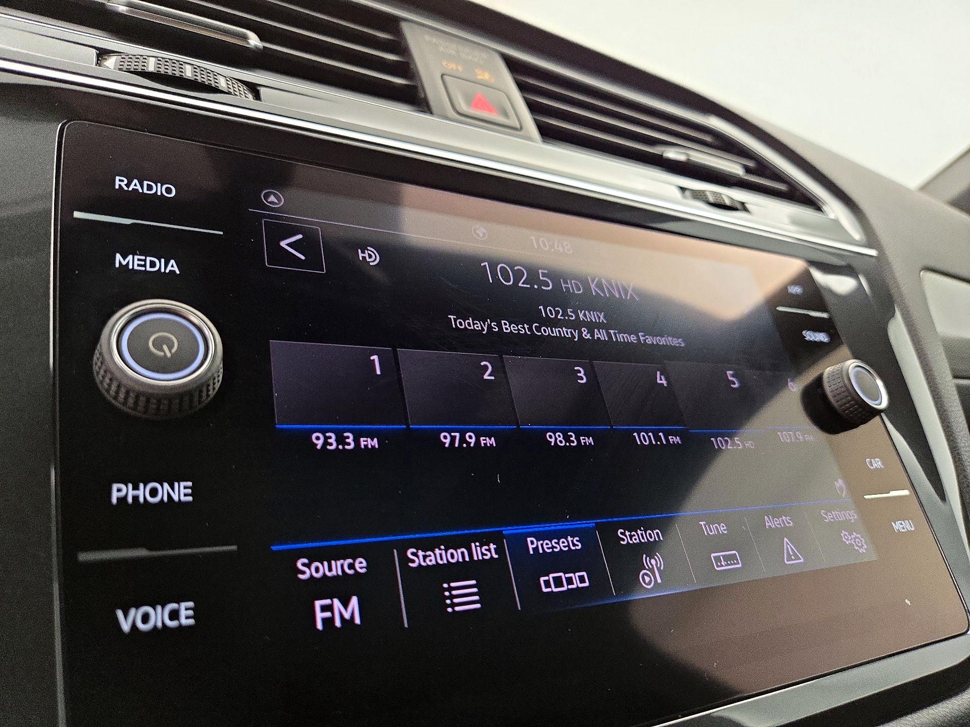 Thumbnail: 2021 Volkswagen Tiguan - 15