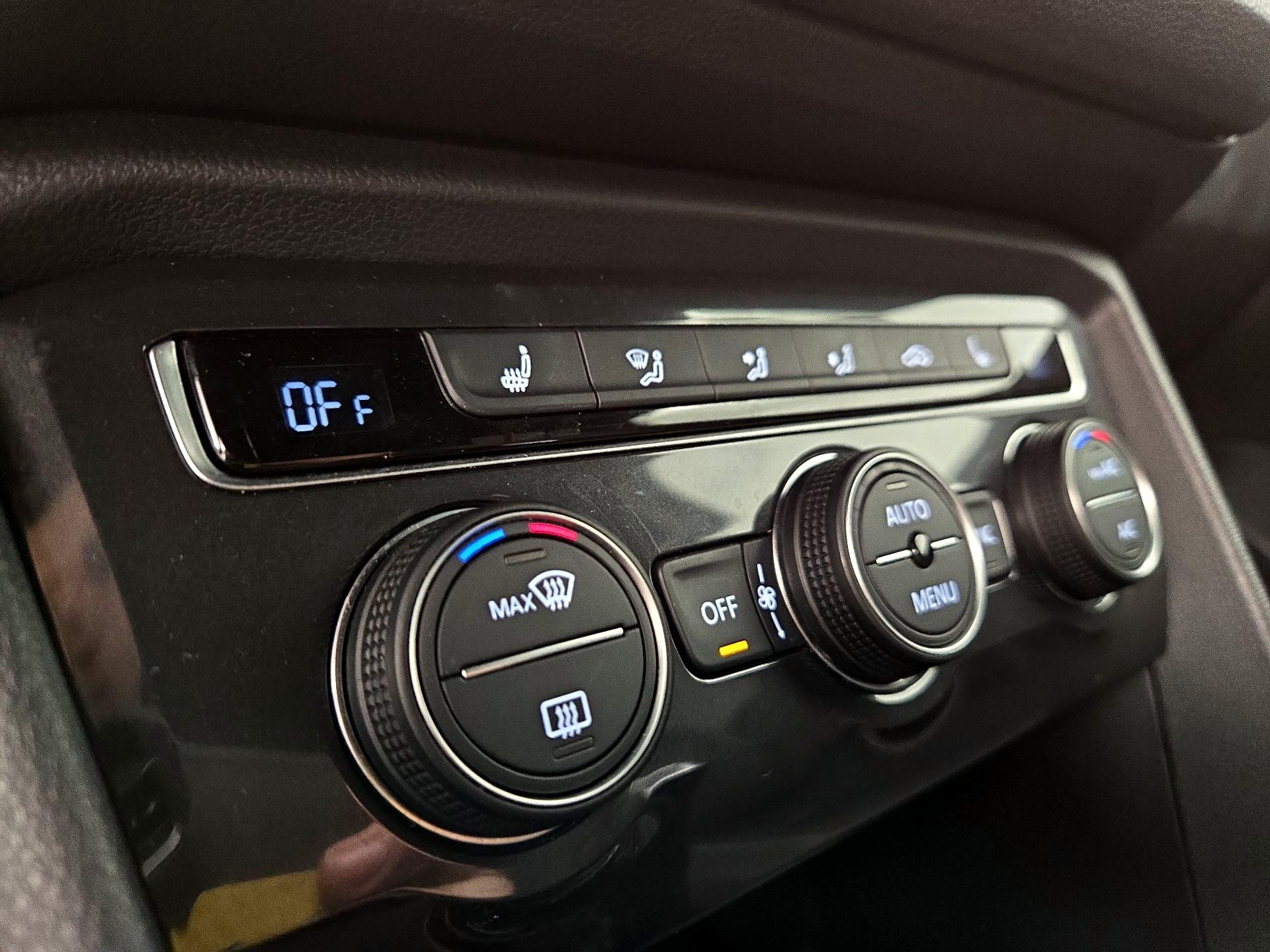 Thumbnail: 2021 Volkswagen Tiguan - 16