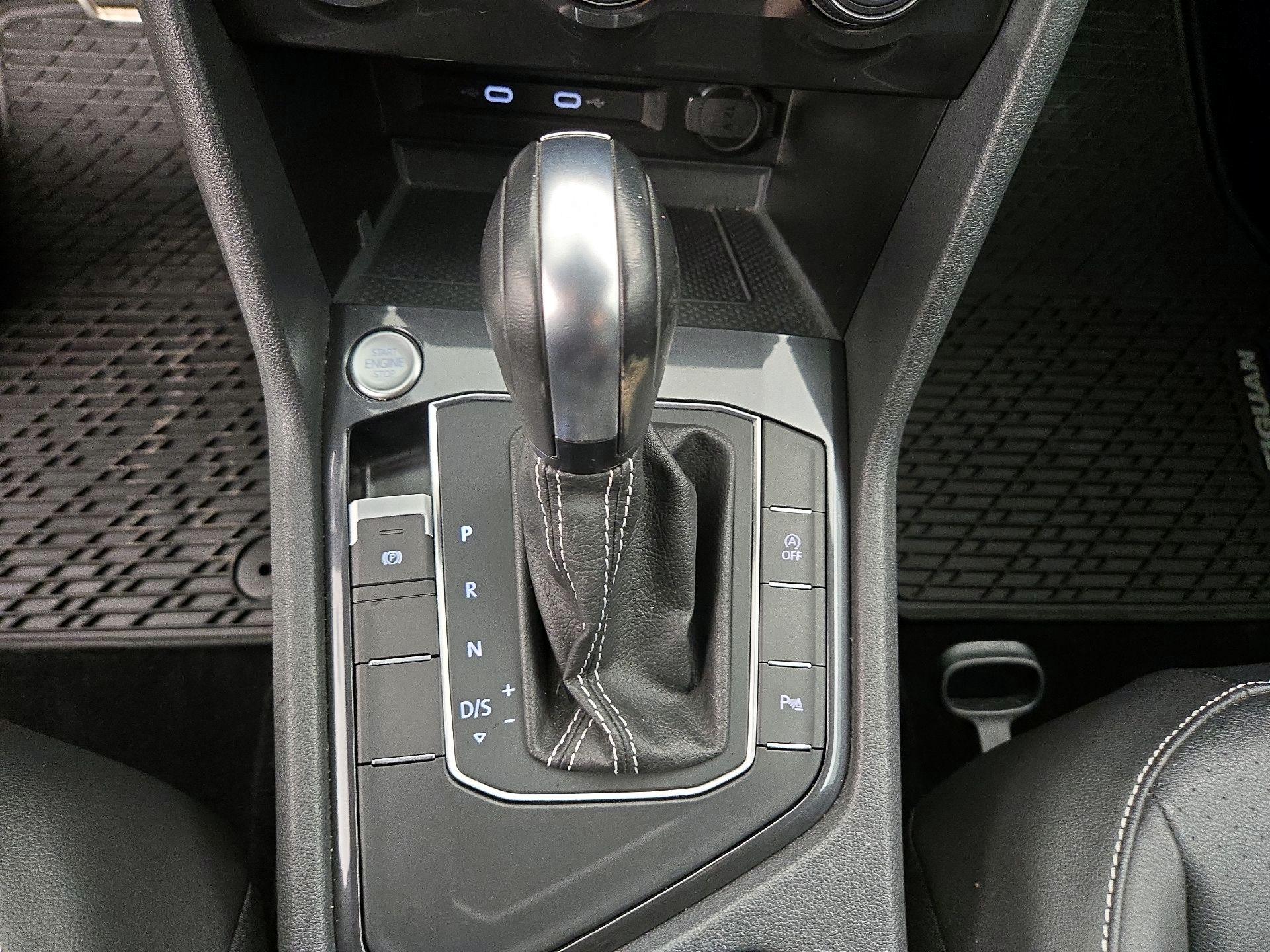 Thumbnail: 2021 Volkswagen Tiguan - 17