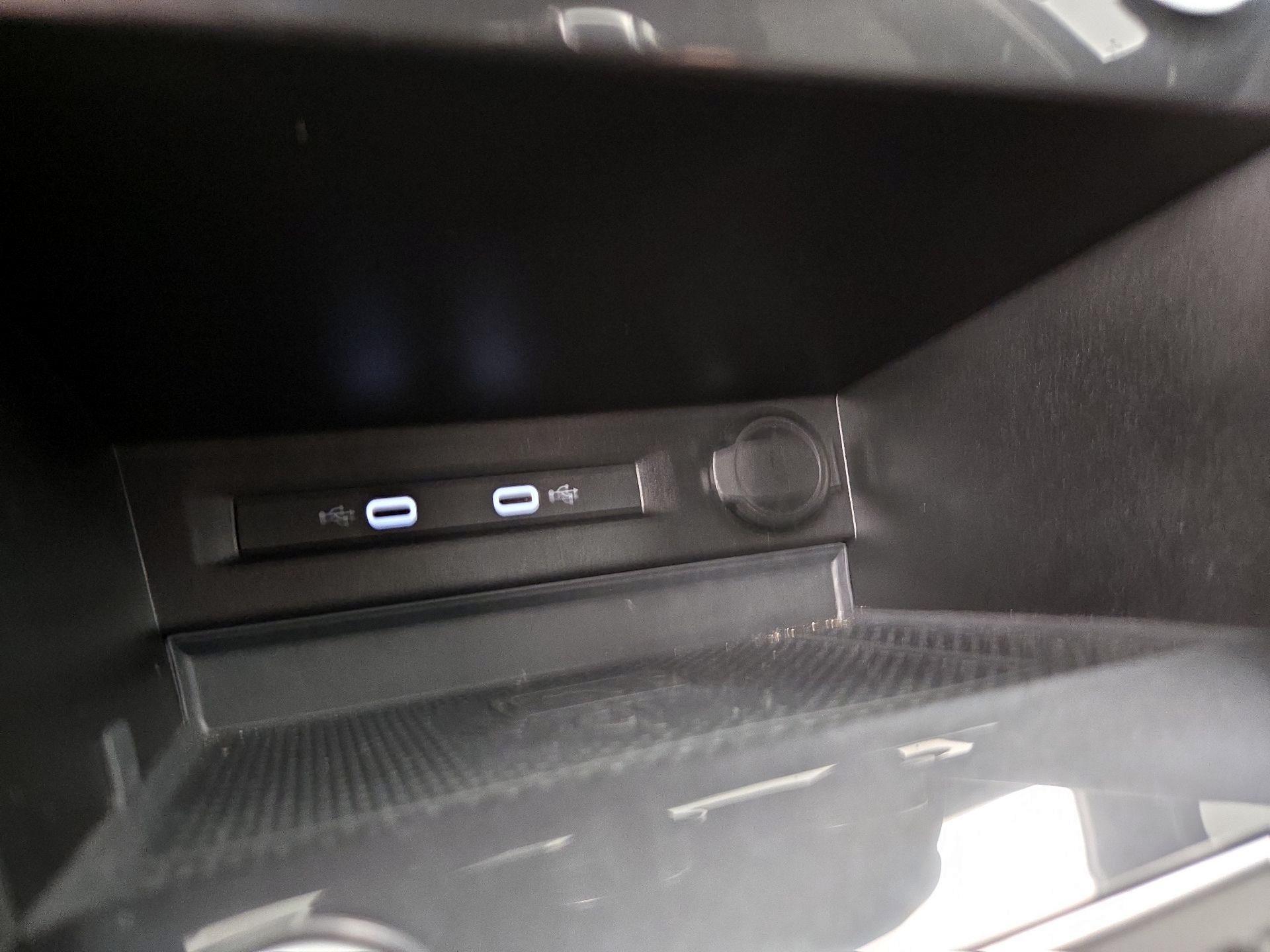 Thumbnail: 2021 Volkswagen Tiguan - 18