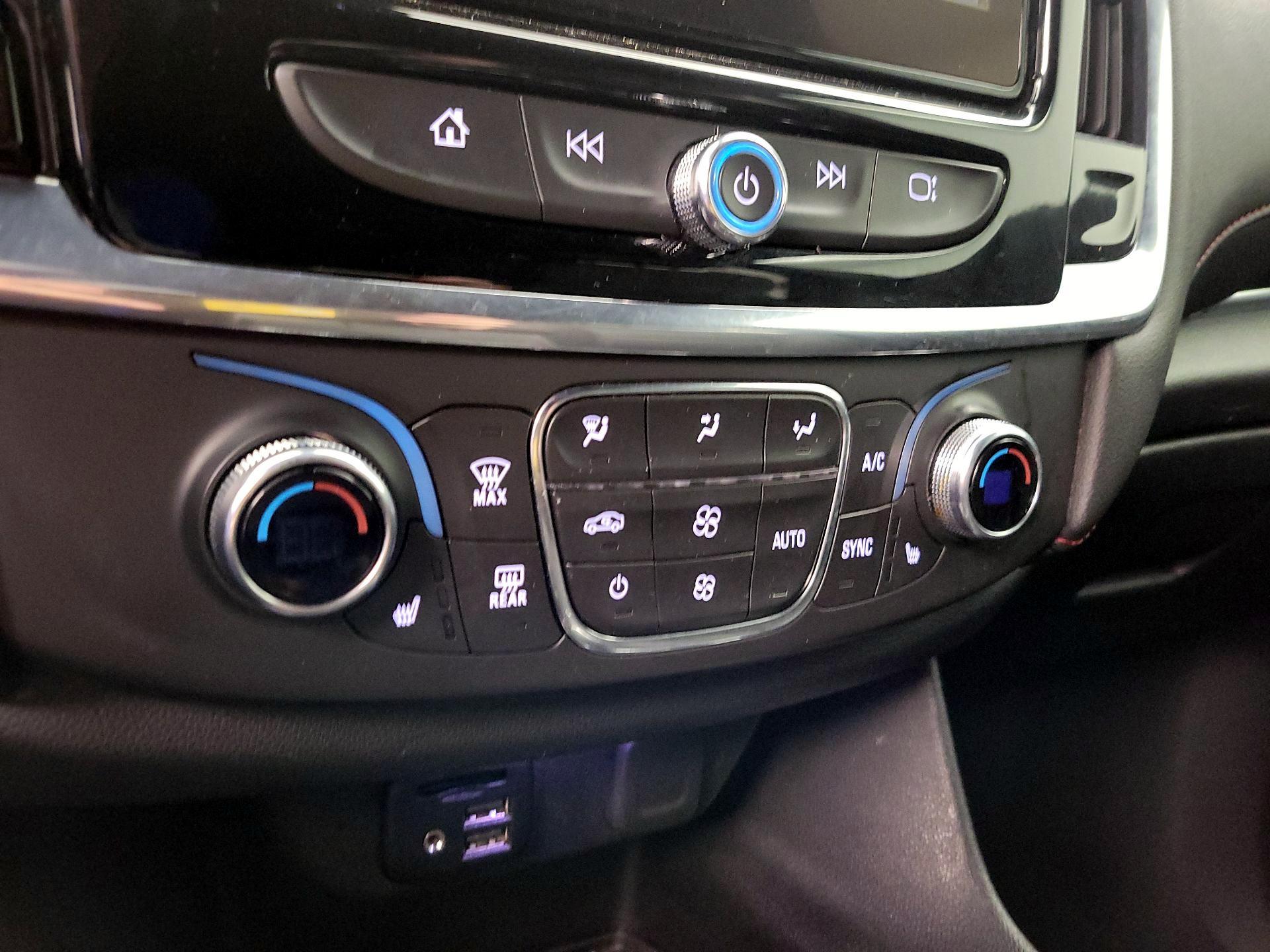 Thumbnail: 2022 Chevrolet Traverse - 16