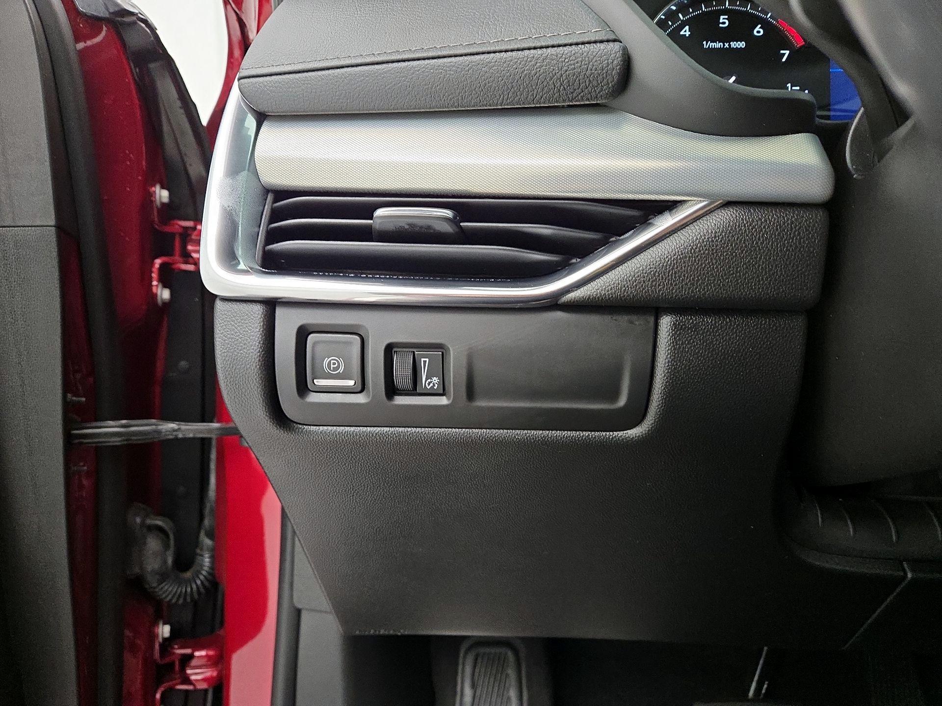 Thumbnail: 2020 Cadillac XT4 - 13