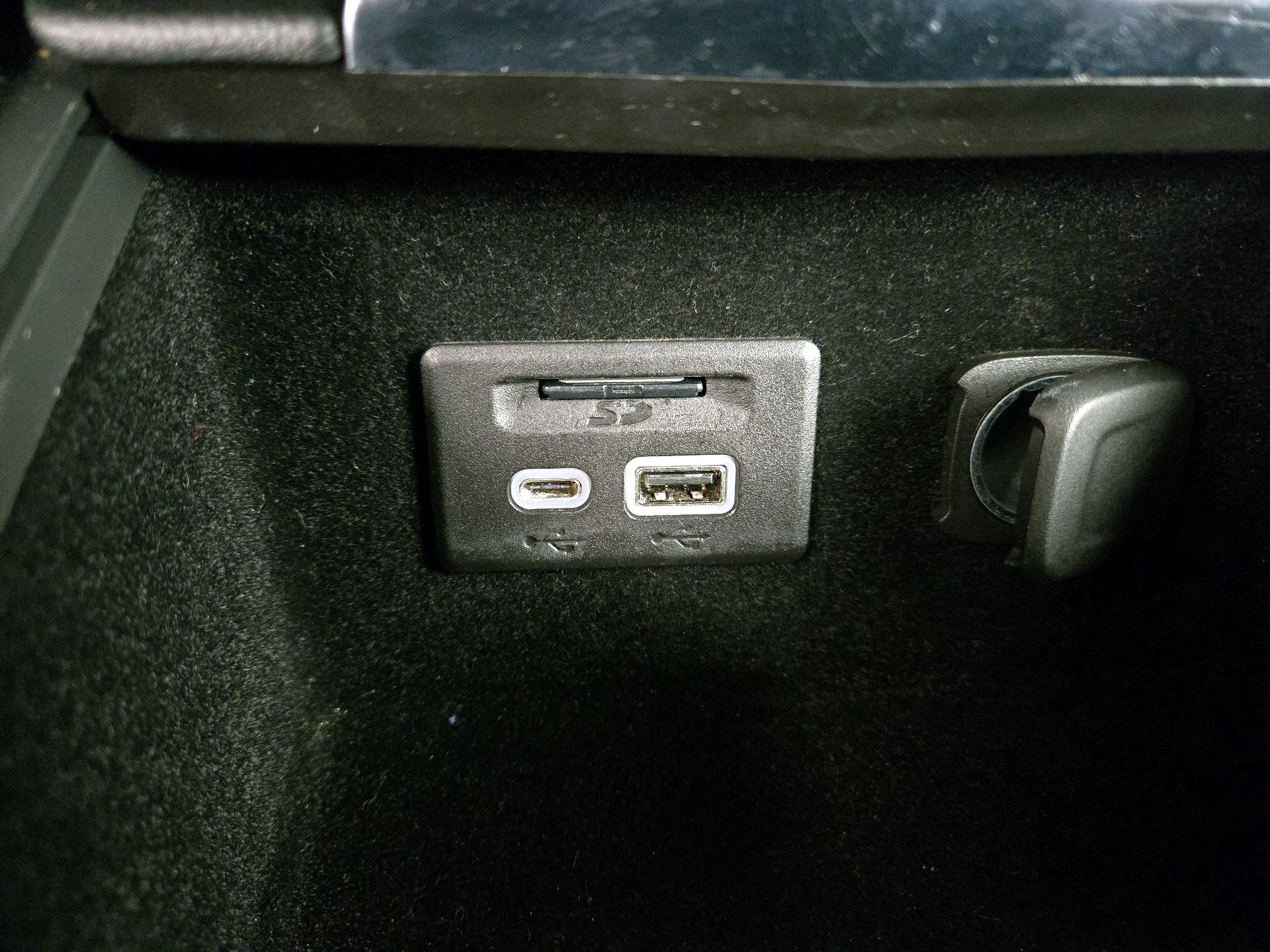 Thumbnail: 2020 Cadillac XT4 - 19