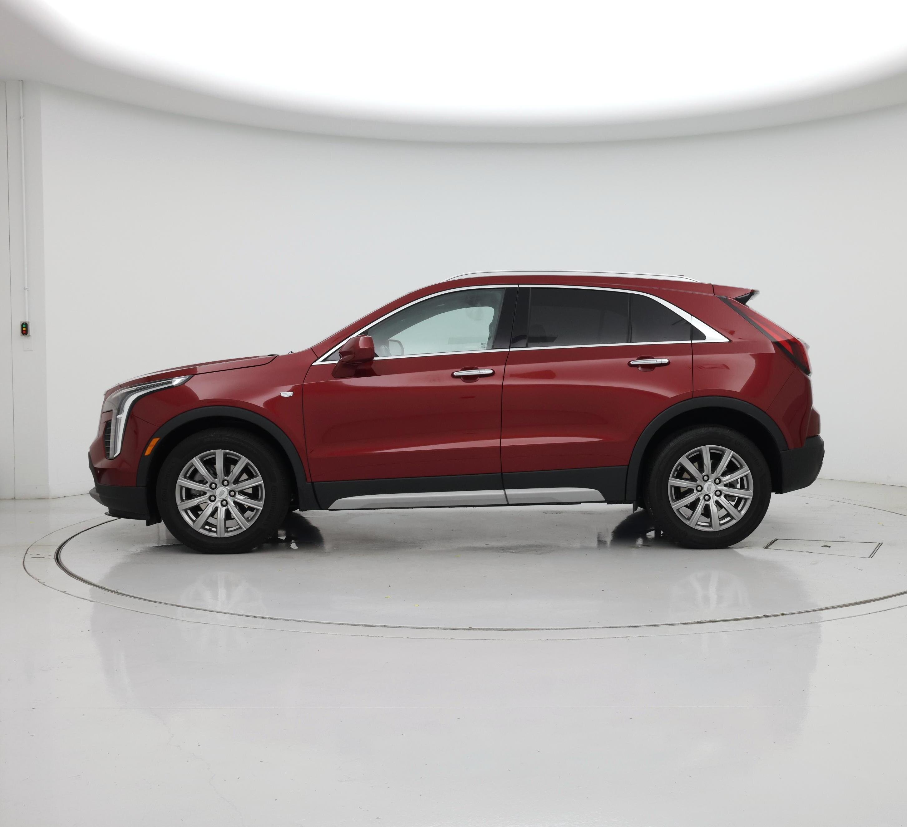 Thumbnail: 2020 Cadillac XT4 - 3