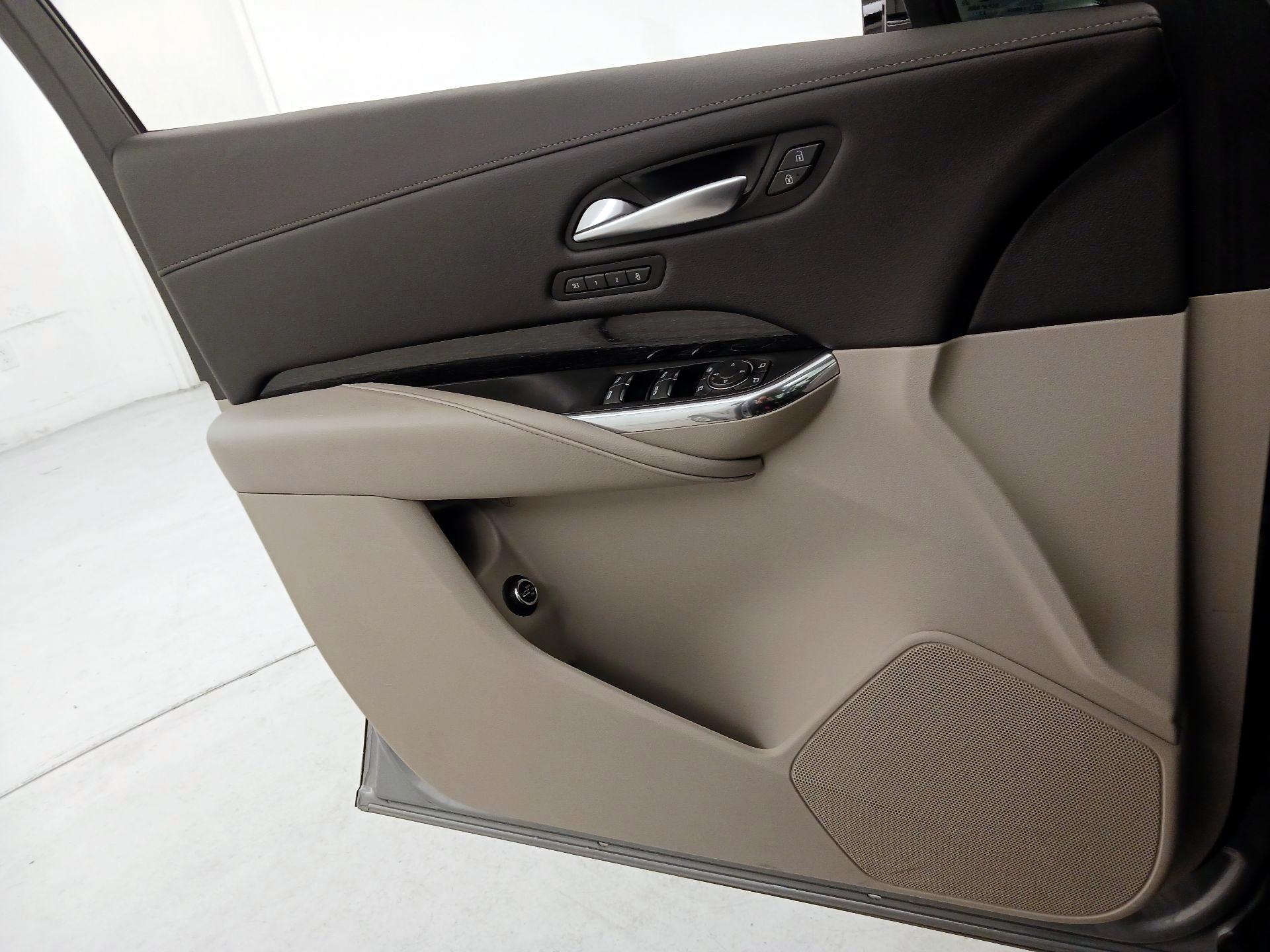 Thumbnail: 2023 Cadillac XT4 - 12