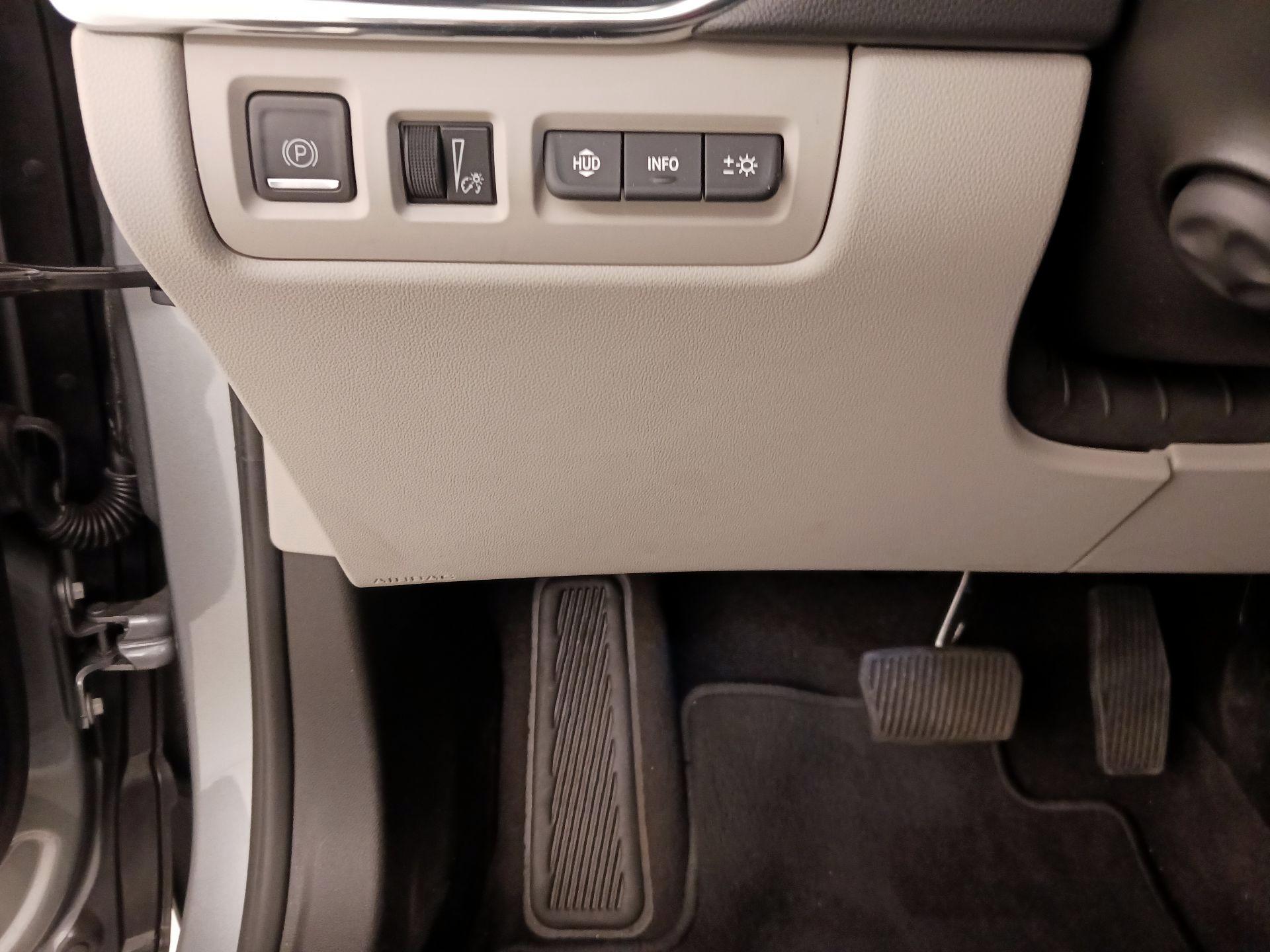 Thumbnail: 2023 Cadillac XT4 - 13