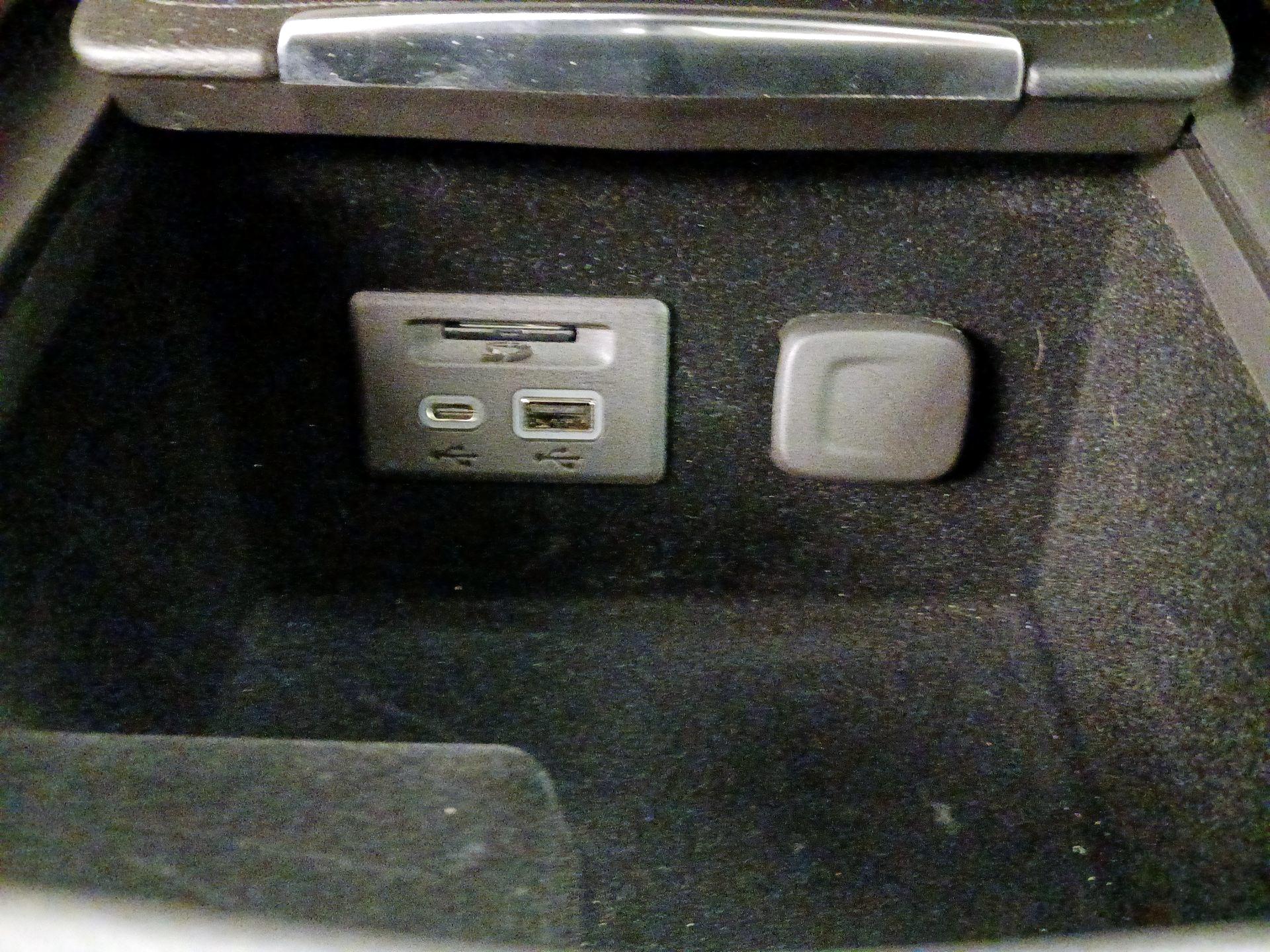 Thumbnail: 2023 Cadillac XT4 - 19