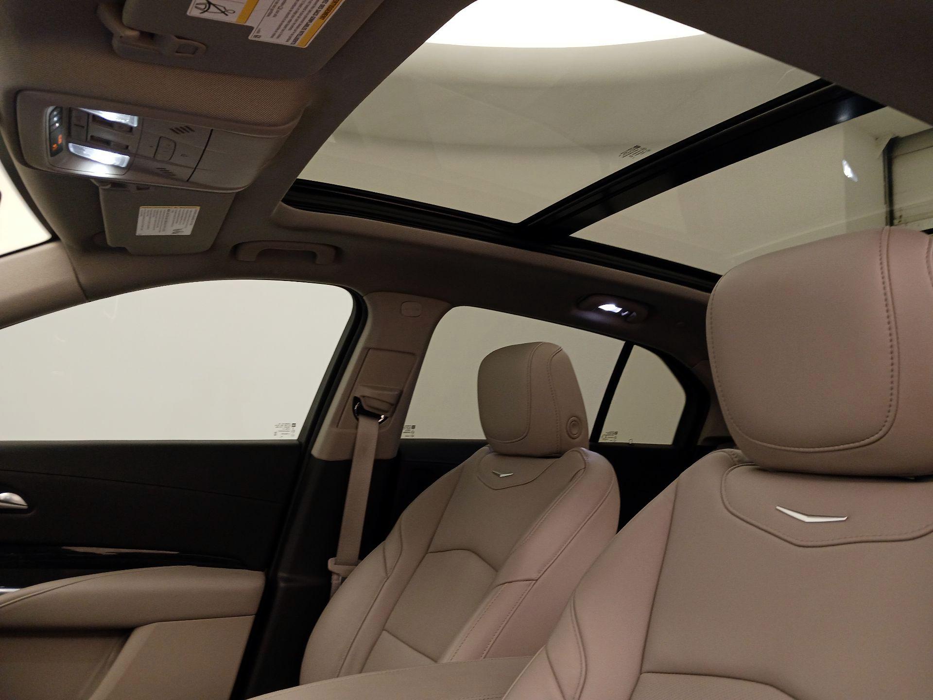 Thumbnail: 2023 Cadillac XT4 - 20