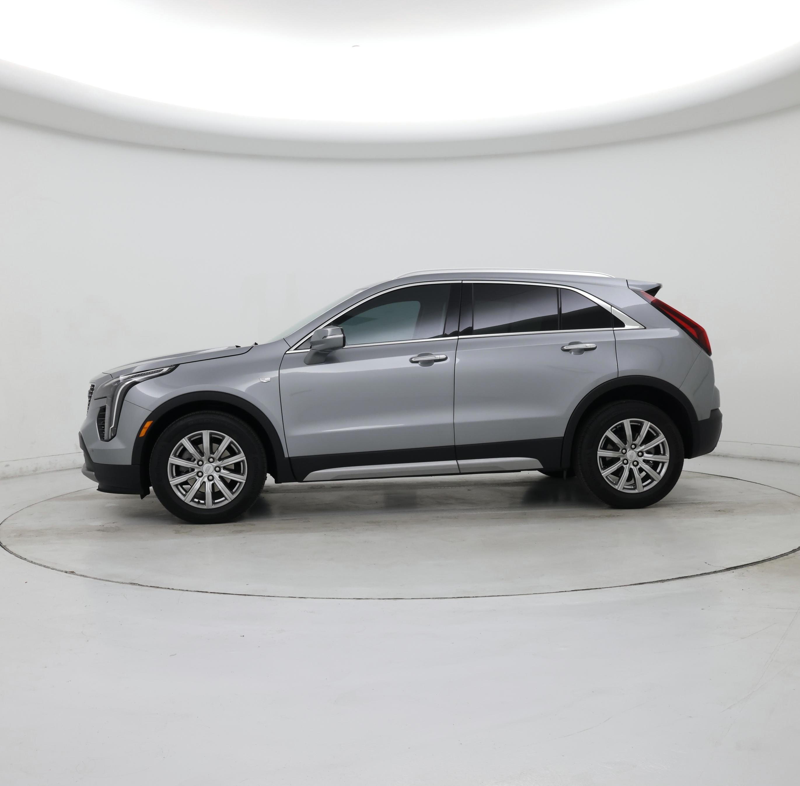 Thumbnail: 2023 Cadillac XT4 - 3