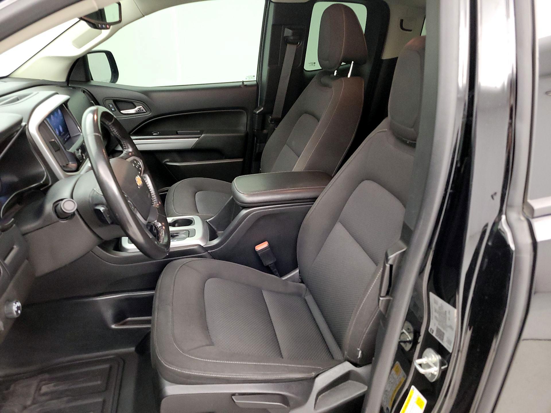 Thumbnail: 2022 Chevrolet Colorado - 11