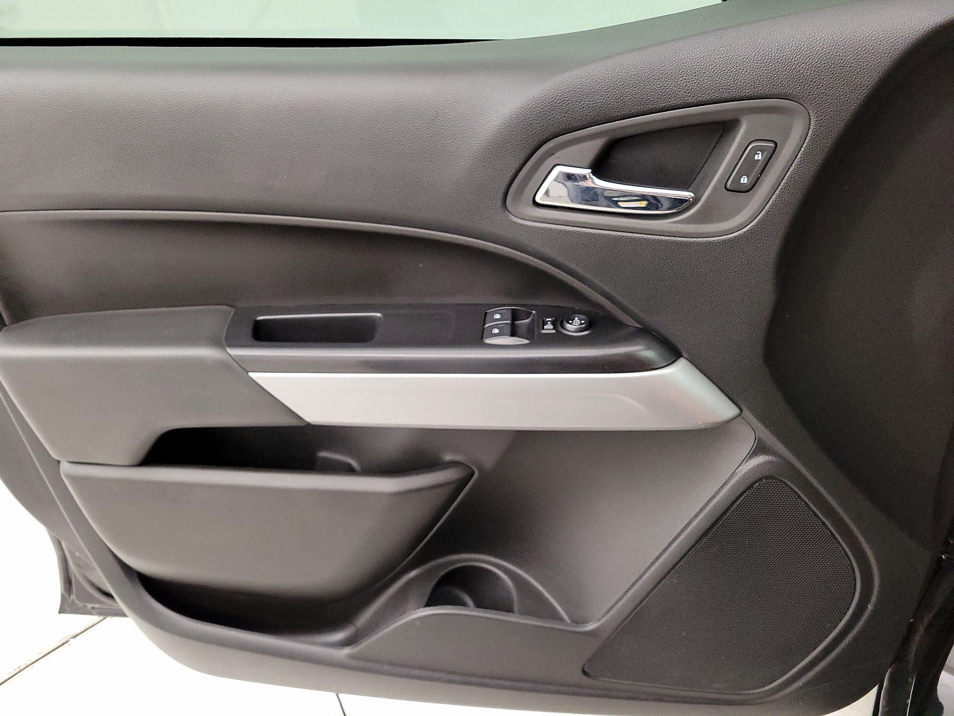 Thumbnail: 2022 Chevrolet Colorado - 12