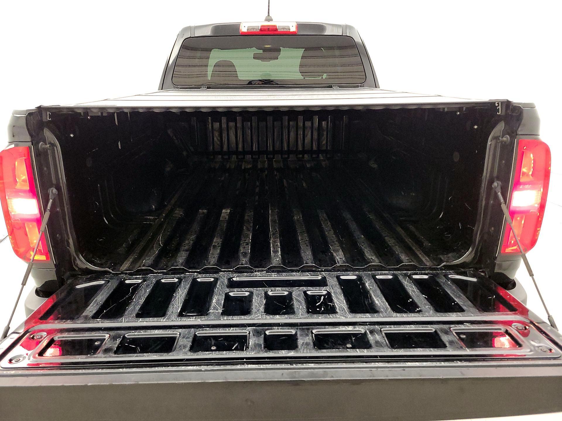 Thumbnail: 2022 Chevrolet Colorado - 20