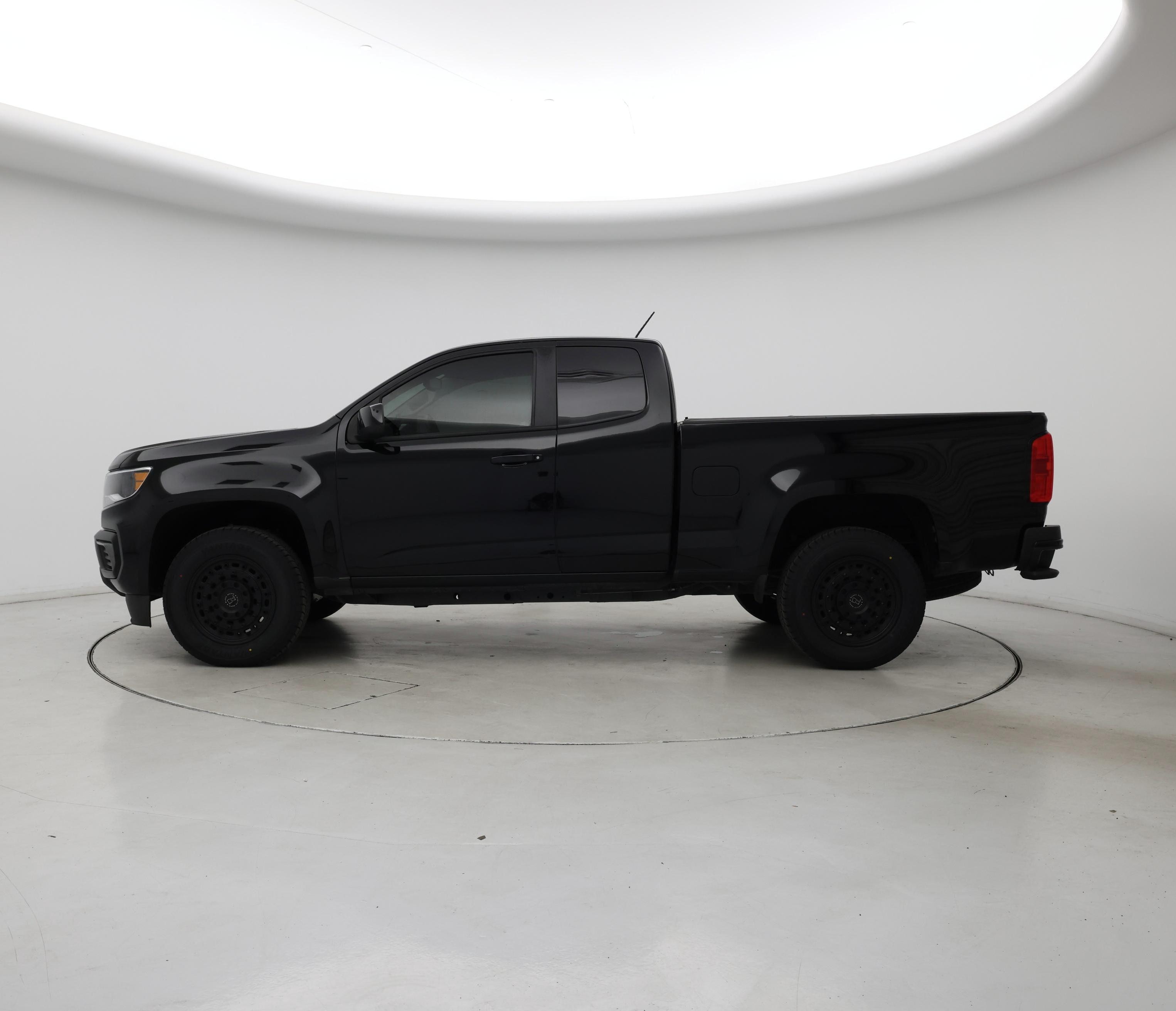 Thumbnail: 2022 Chevrolet Colorado - 3