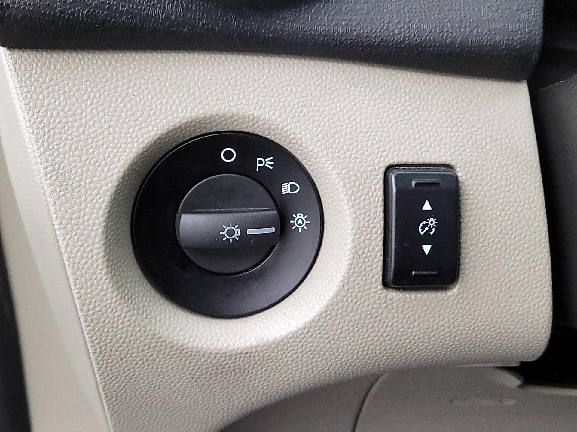 Thumbnail: 2015 Ford Fiesta - 13