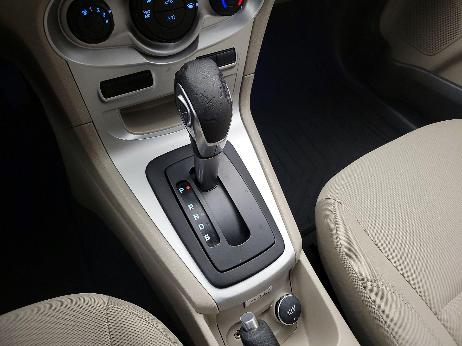 Thumbnail: 2015 Ford Fiesta - 16